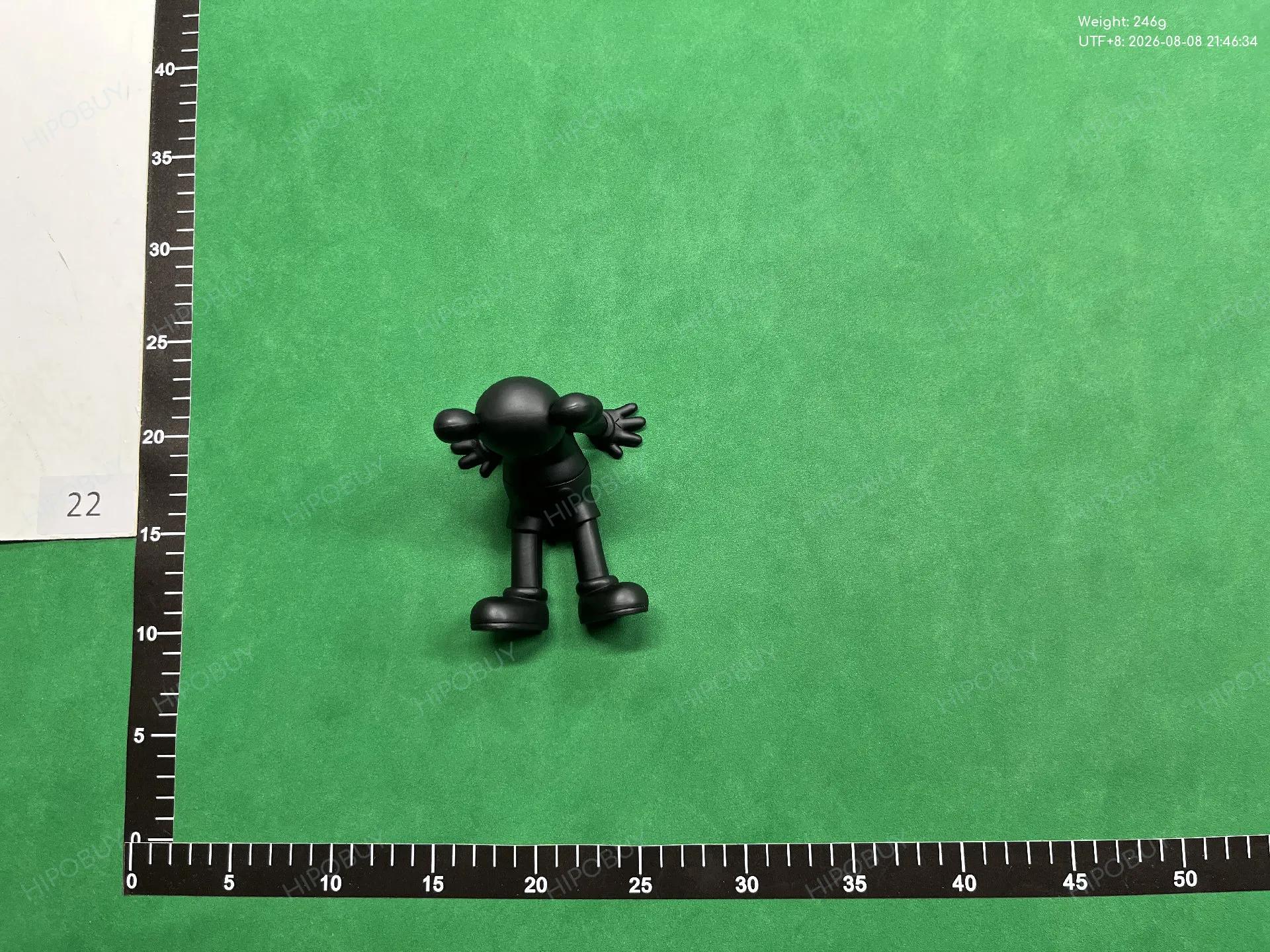 Foto QC 1 de KAWS Companion Sitting PVC Figure