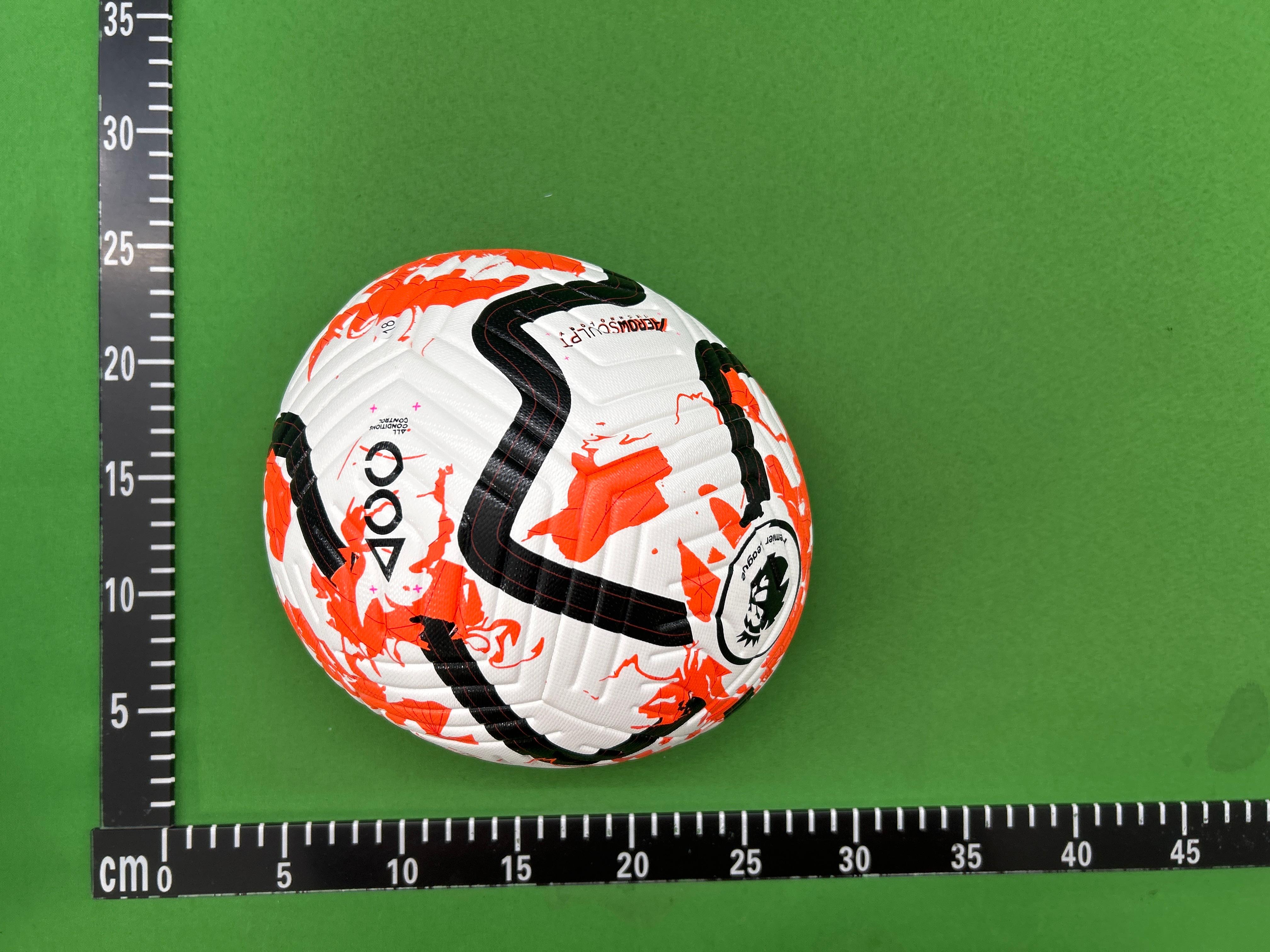 Foto QC 8 de adidas UEFA Champions League Eindhoven Final 26 Football (Size 5) White/Multicolor
