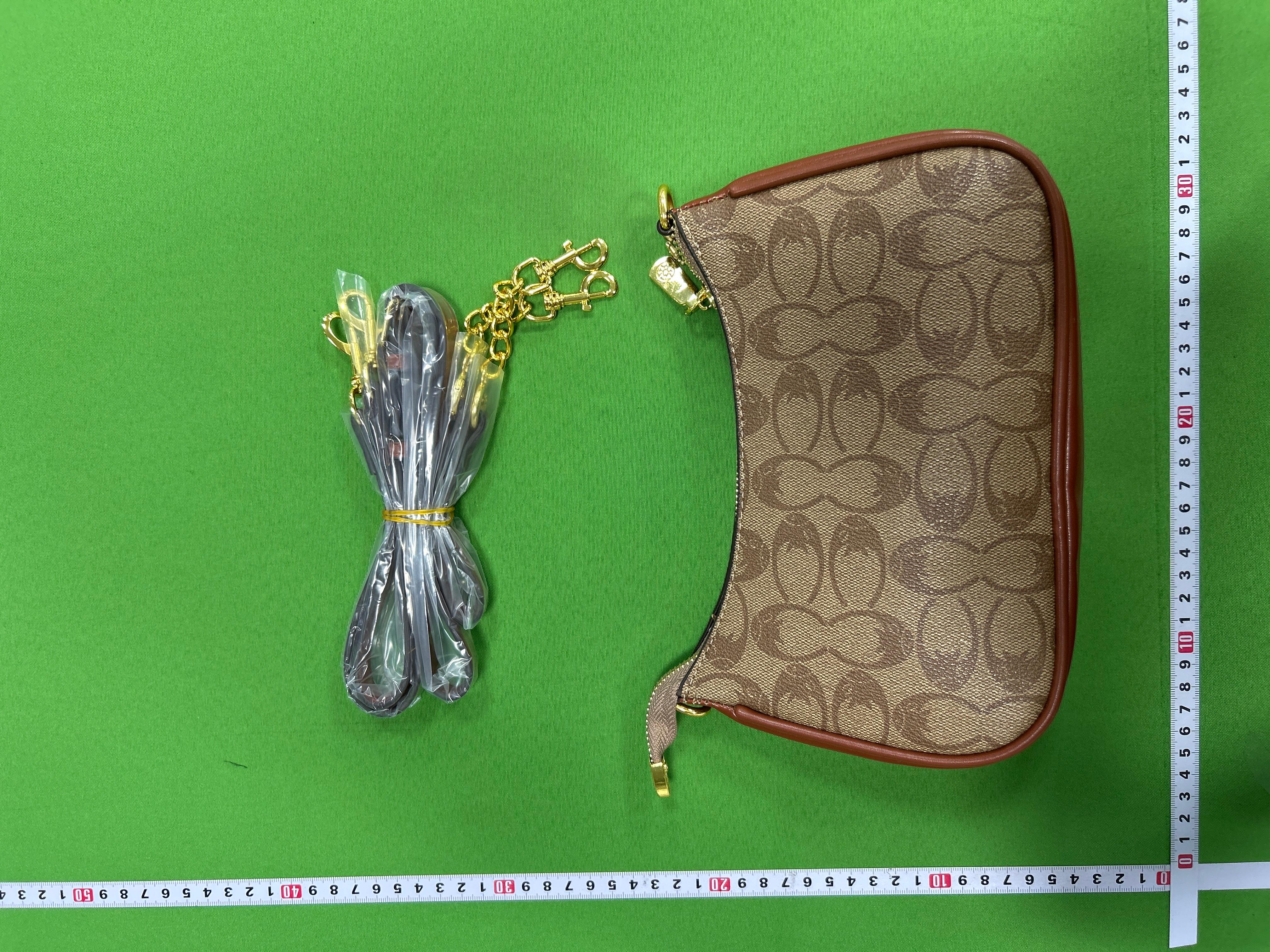 Foto QC 2 de Coach Swinger Black Signature Jacquard