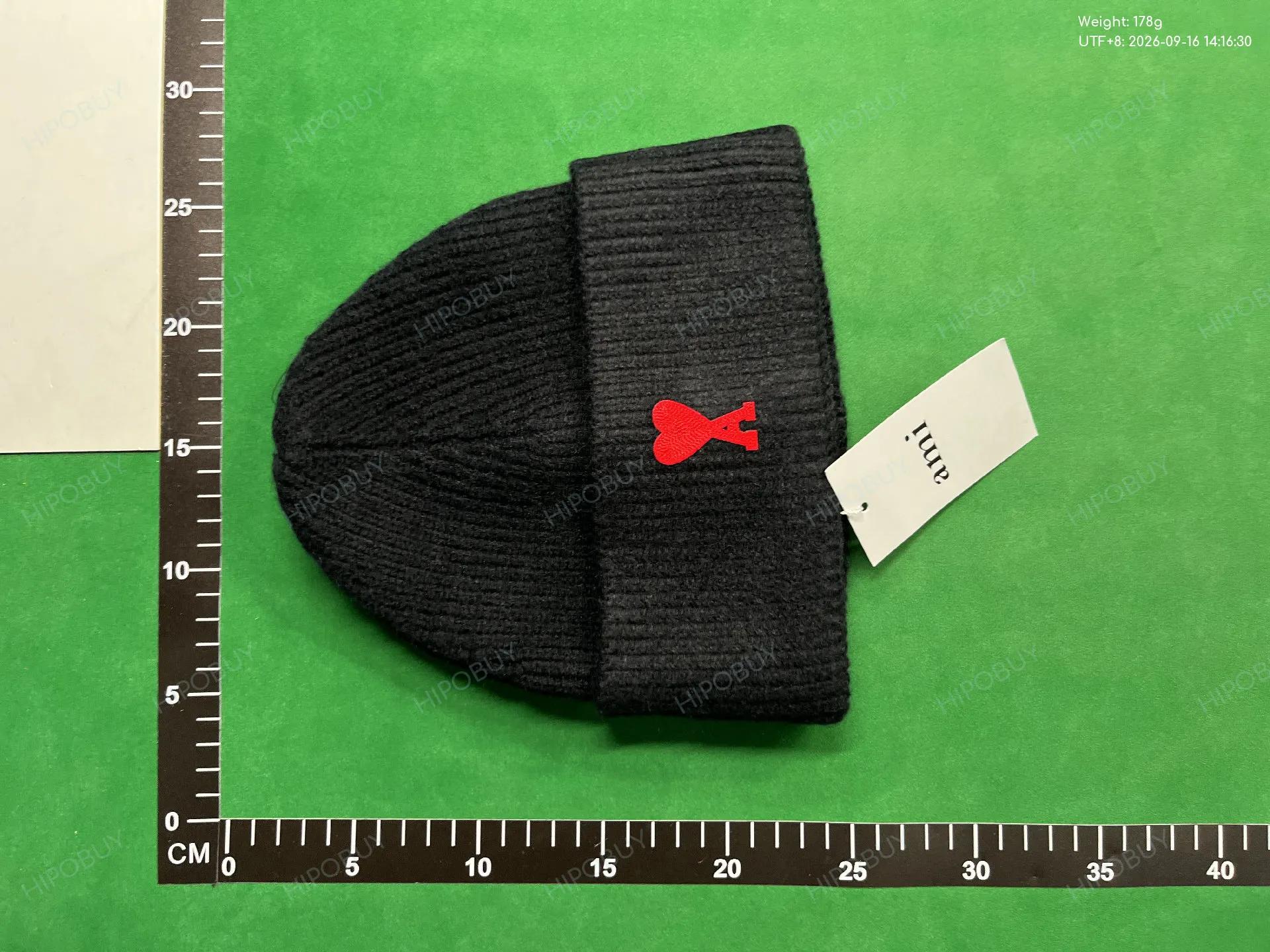 Foto QC 6 de Ami Paris Ami de Coeur Beanie Grey