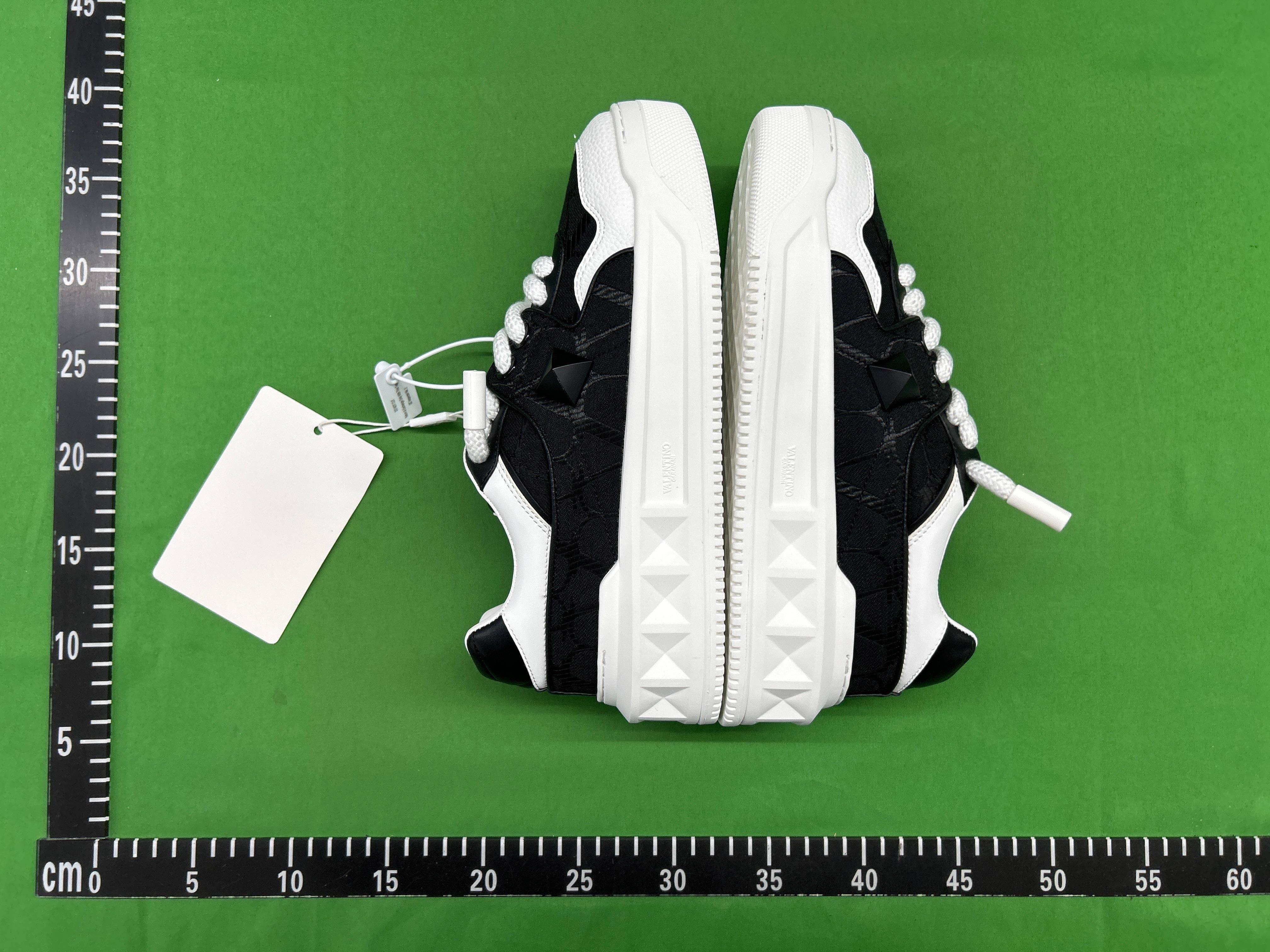 Foto QC 5 de Valentino One Stud XL Low-top Toile Iconographe Monogram