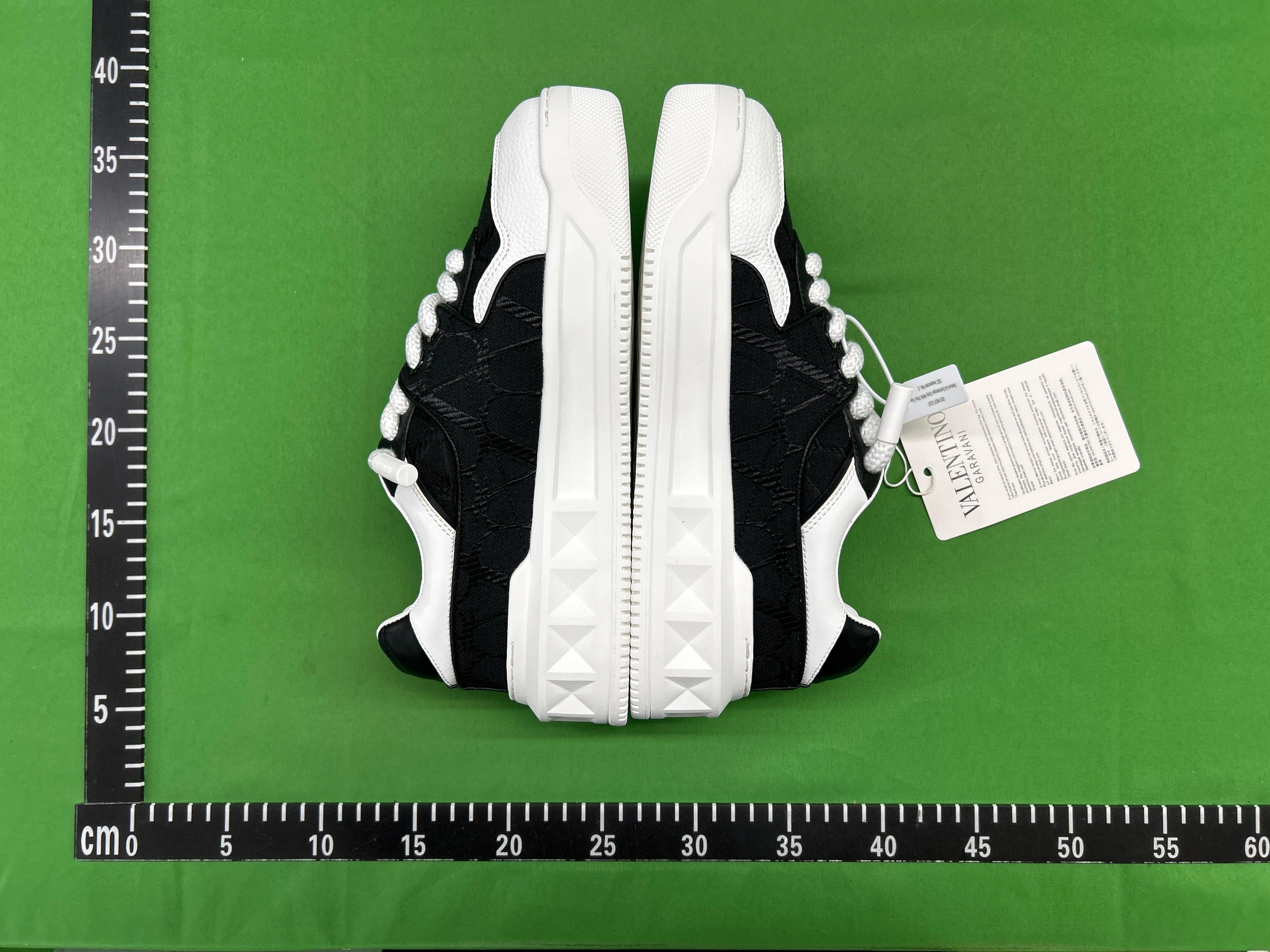 Foto QC 4 de Valentino One Stud XL Low-top Toile Iconographe Monogram