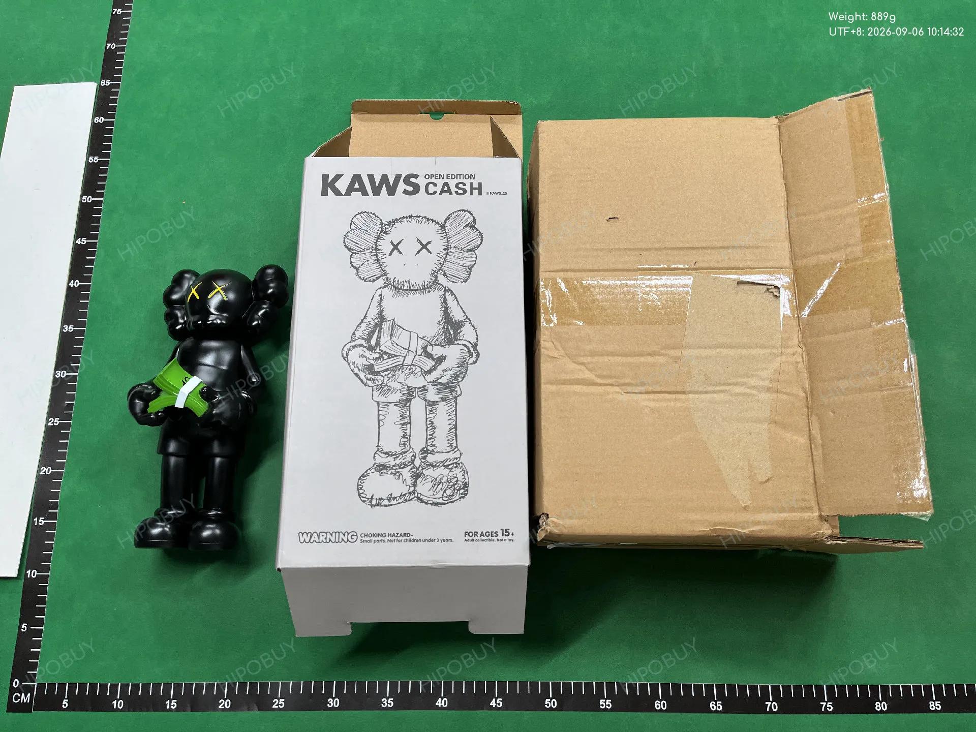 Foto QC 6 de KAWS Companion CASH Open Edition Black Vinyl Figure