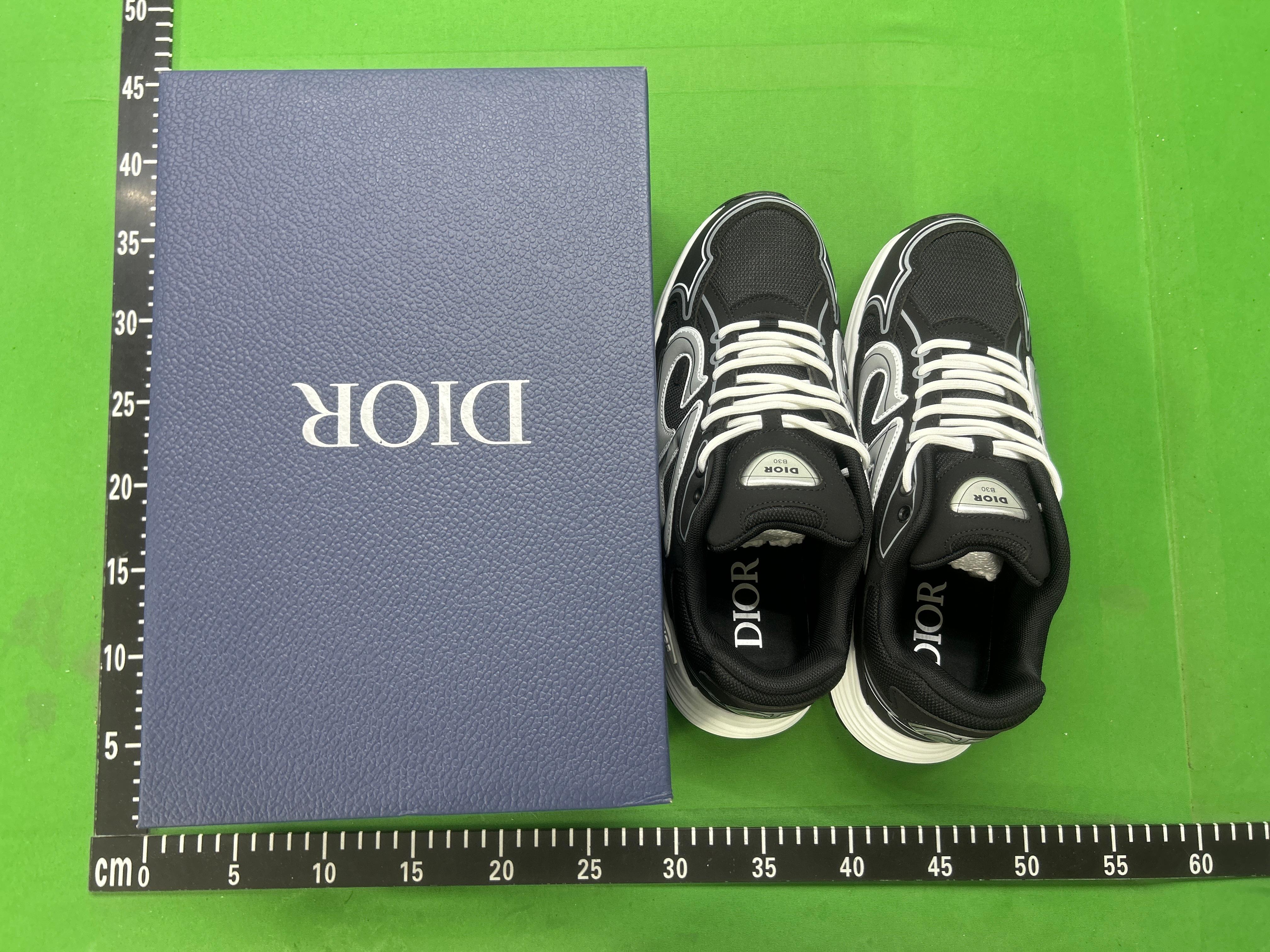 Foto QC 3 de Dior B25 Runner Suede Technical Mesh Low Sneakers Black White Oblique