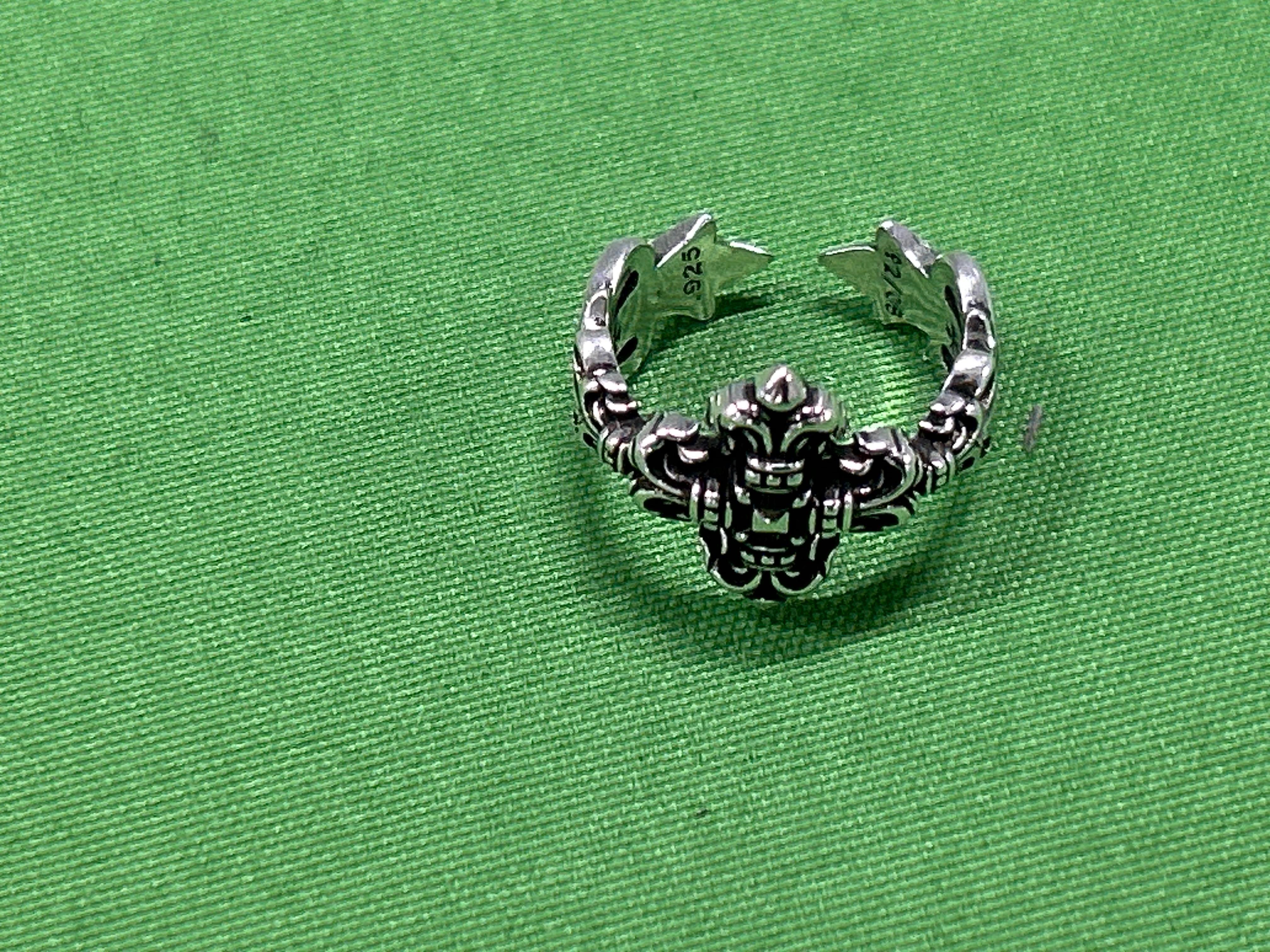 Foto QC 5 de Chrome Hearts Fleur De Lis Shield Ring Silver Silver