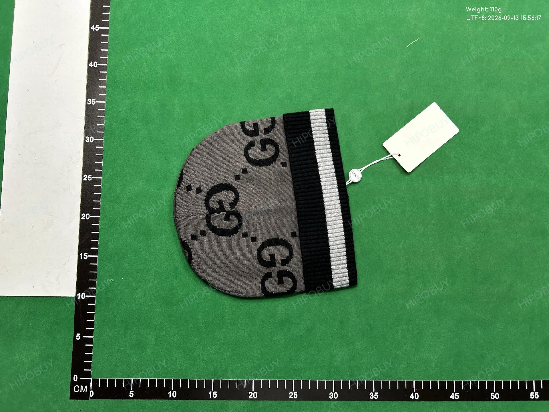 Foto QC 3 de Other Letter-Patterned Beanie