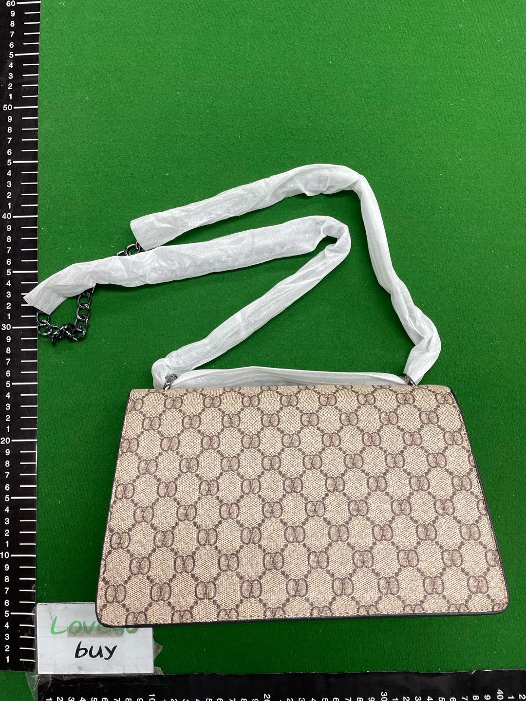 Foto QC 2 de Chanel 31 Bag Mini Burgundy Quilted Leather