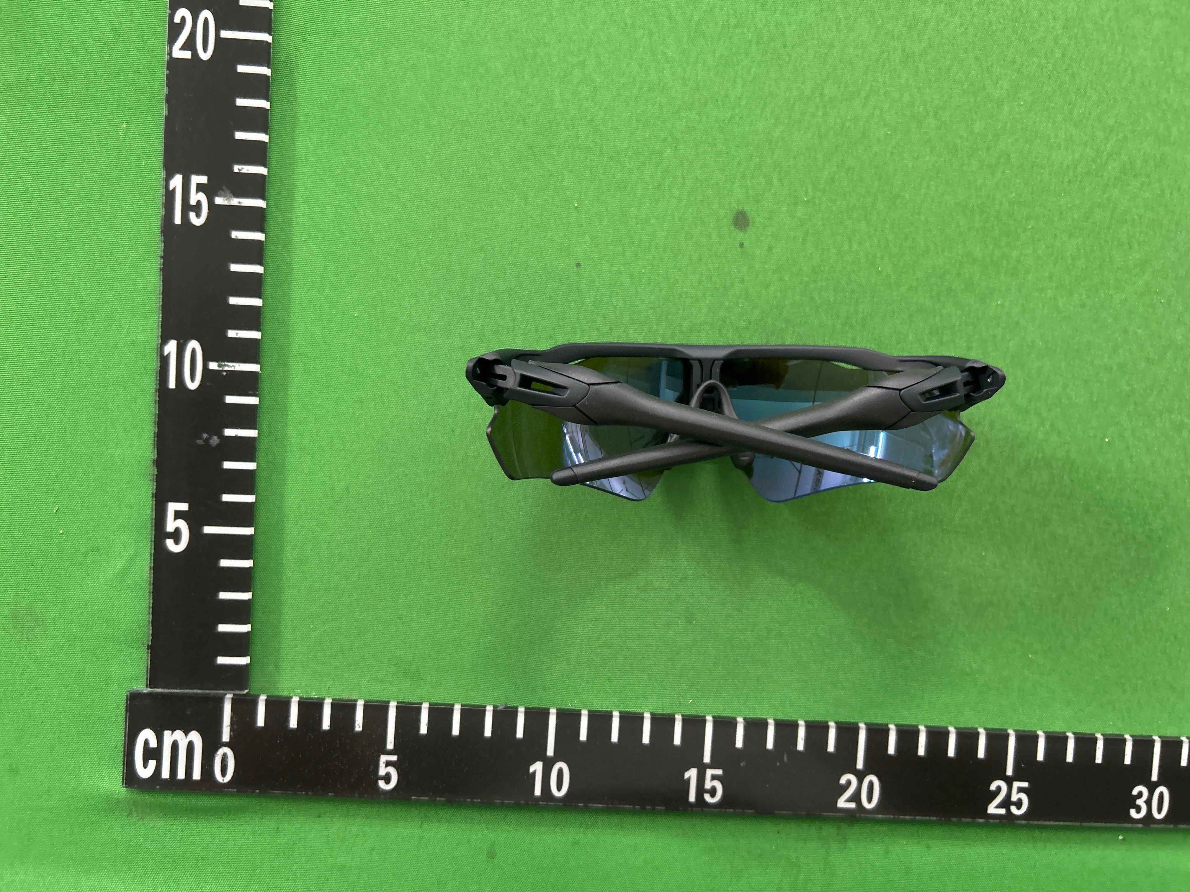 Foto QC 3 de Oakley Radar EV Path O Matter Sunglasses Polished Black Prizm Black Polarized (OO9208)