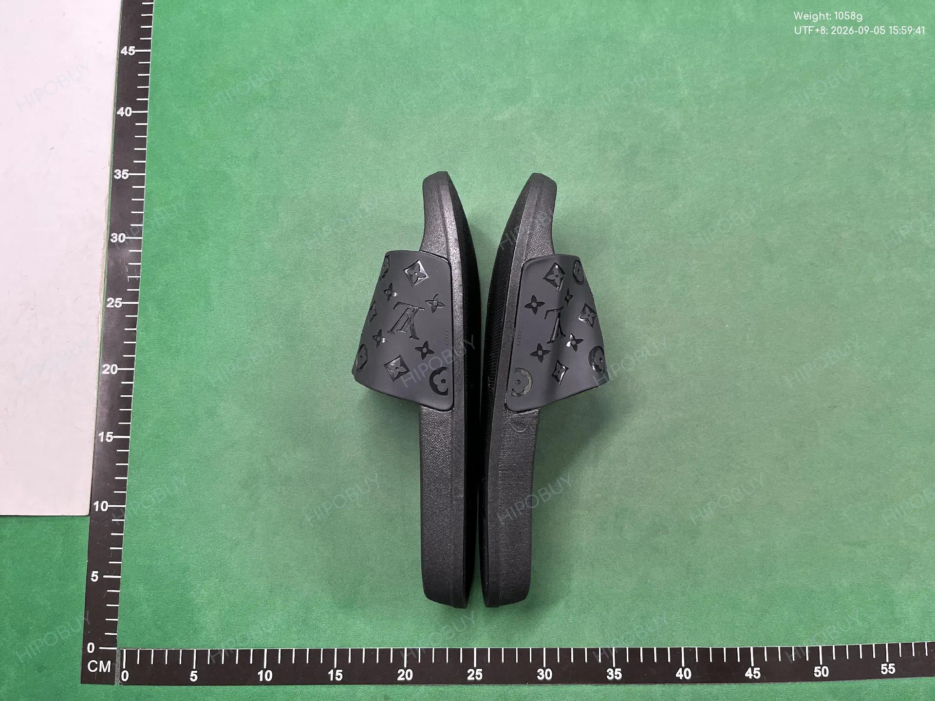 Foto QC 3 de Louis Vuitton Waterfront Mule Rubber Black