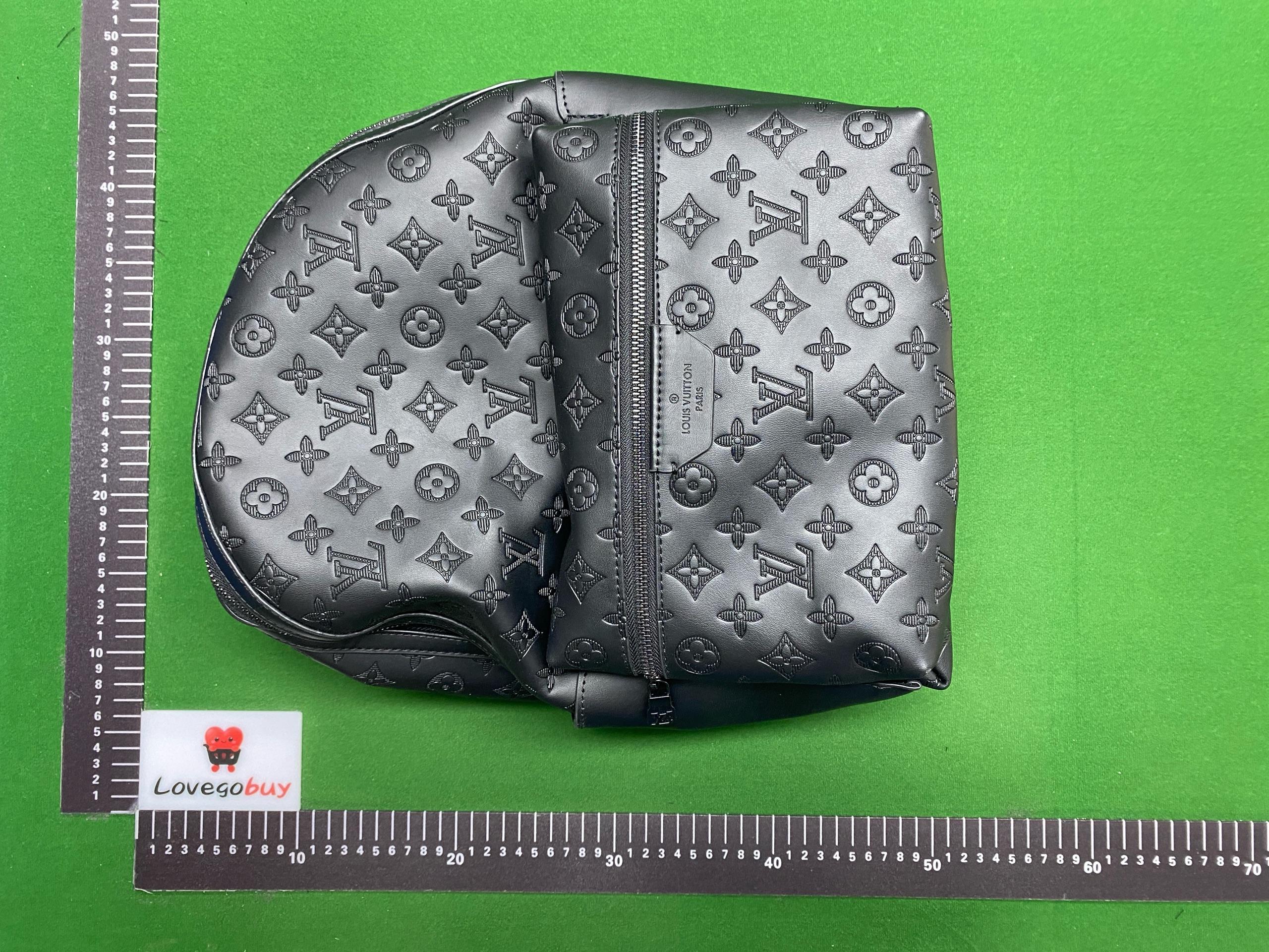 Foto QC 1 de Louis Vuitton Discovery Backpack PM Black Monogram Shadow Leather