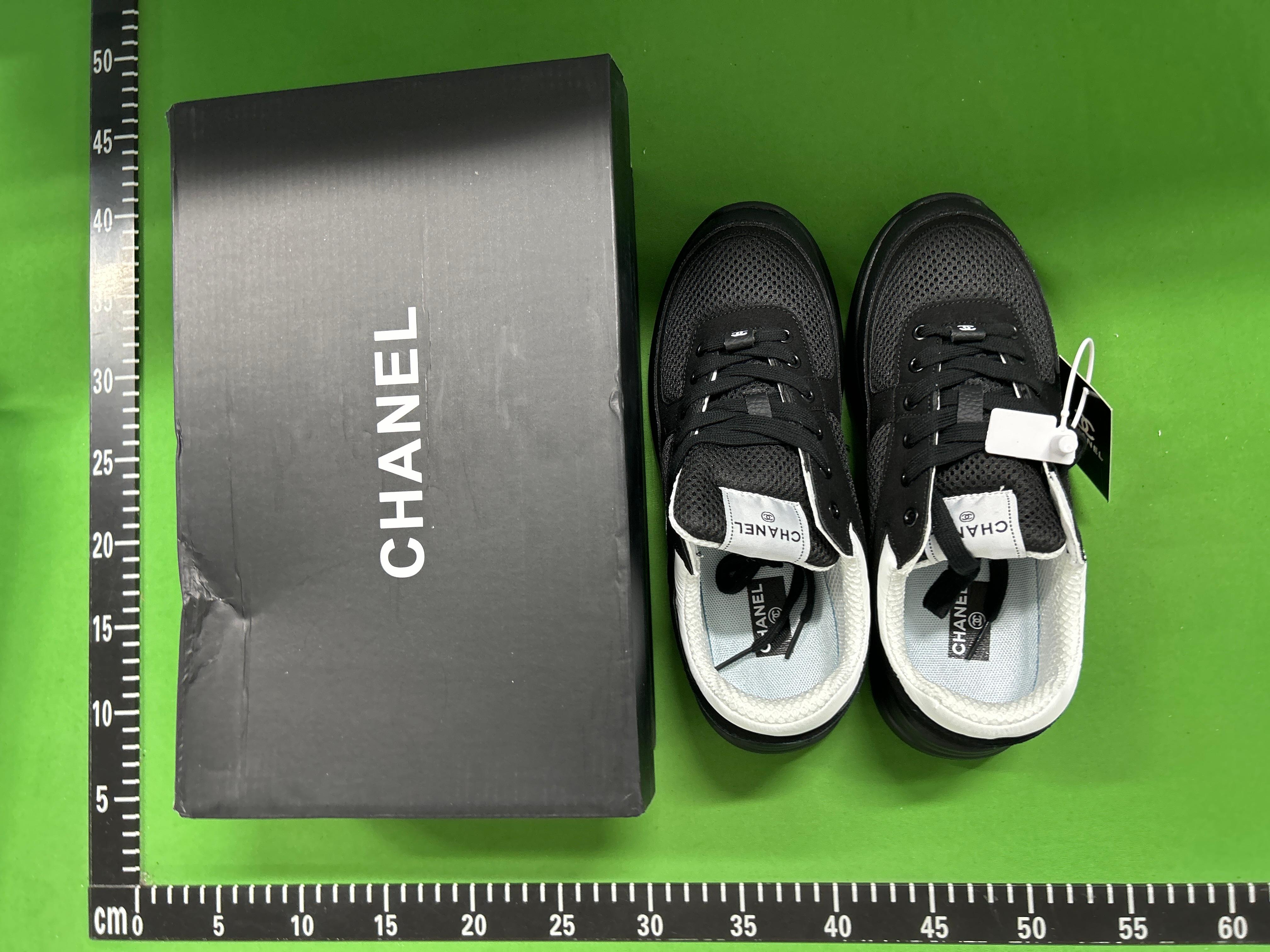 Foto QC 8 de Chanel Runner Low White Gold Silver