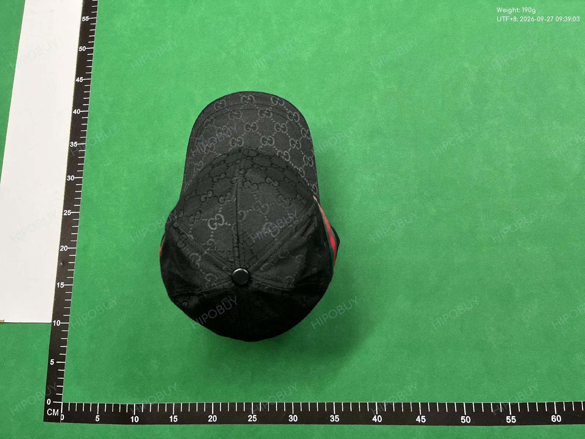 Foto QC 8 de Gucci GG Supreme Cap Beige