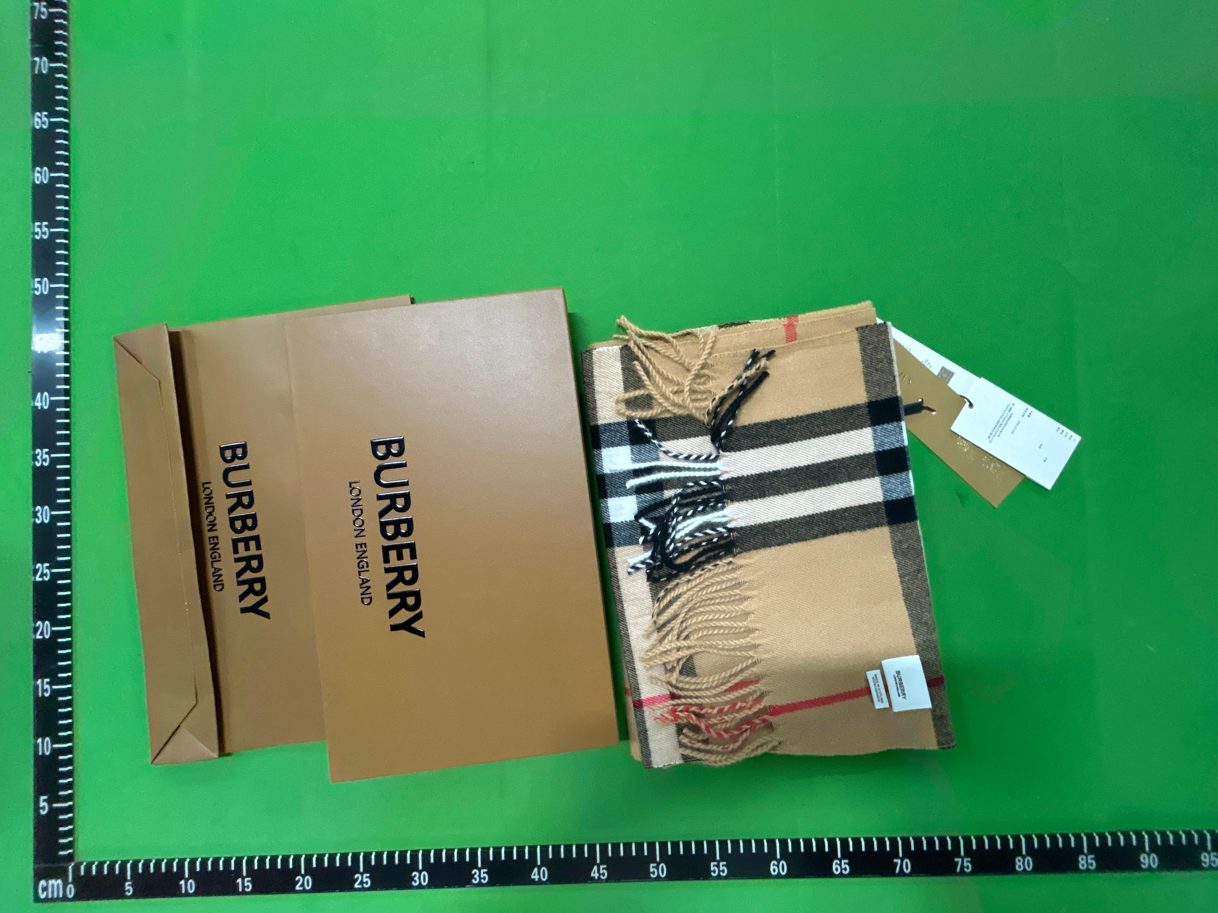 Foto QC 1 de Burberry Check Scarf Archive Beige