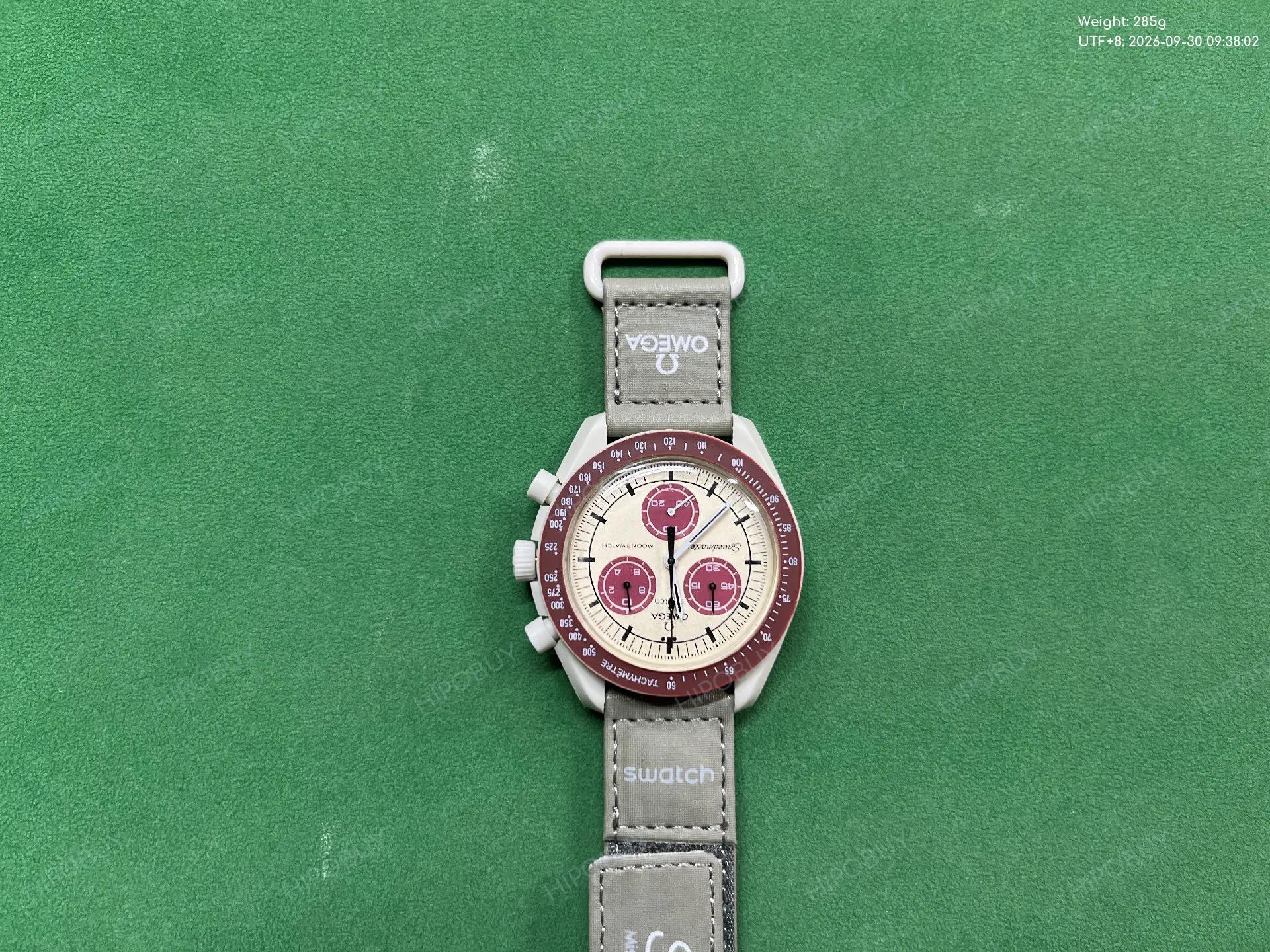 Foto QC 1 de Swatch x Omega Bioceramic Moonswatch Mission to Pluto SO33M101