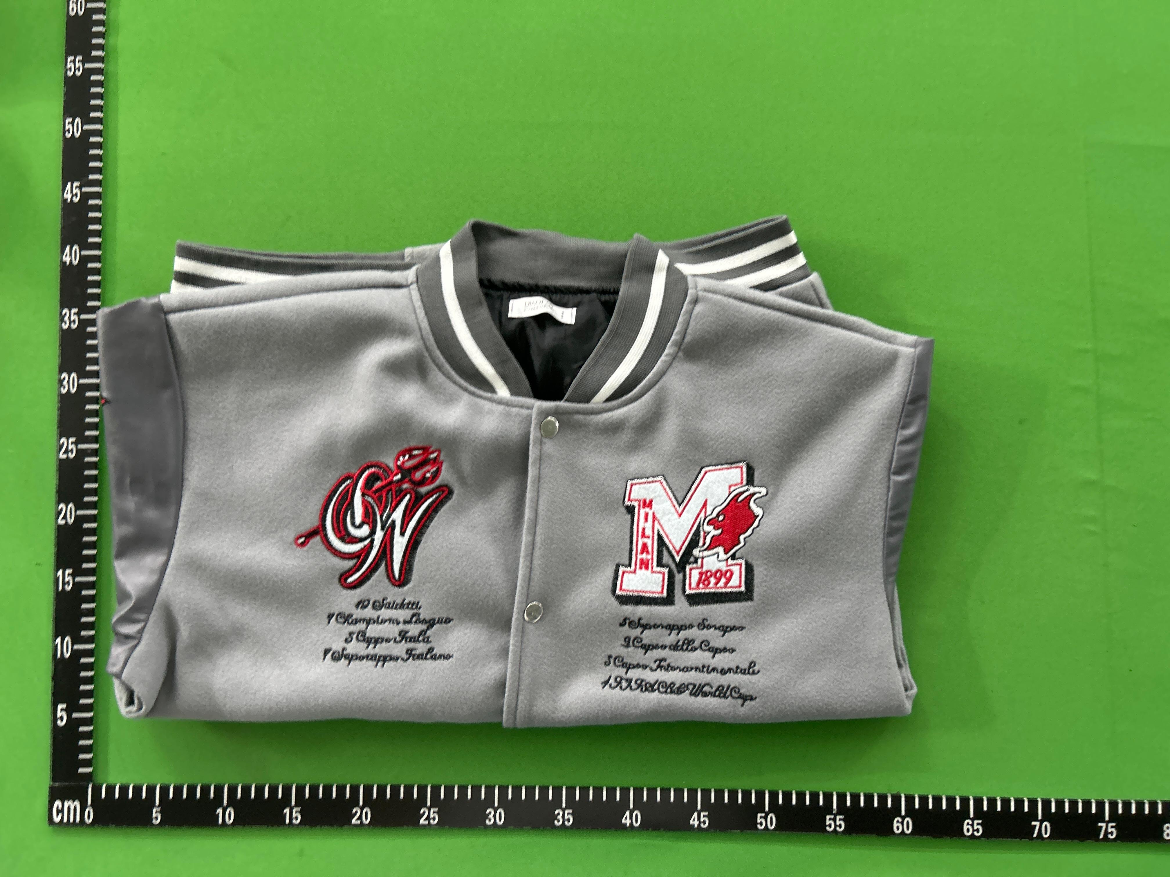 Foto QC 4 de Other Brand AC Milan Varsity Jacket Embroidered Black