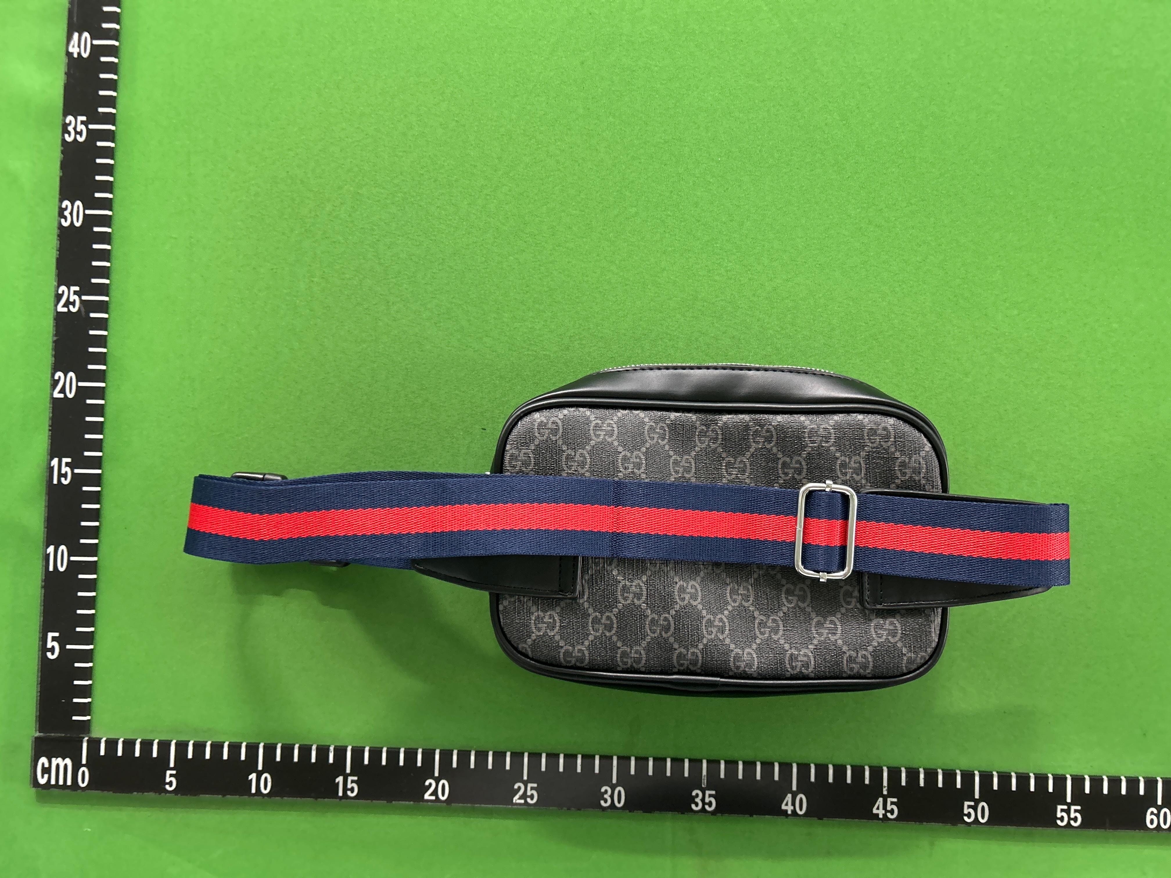Foto QC 5 de Gucci Soft GG Supreme Belt Bag Black/Grey