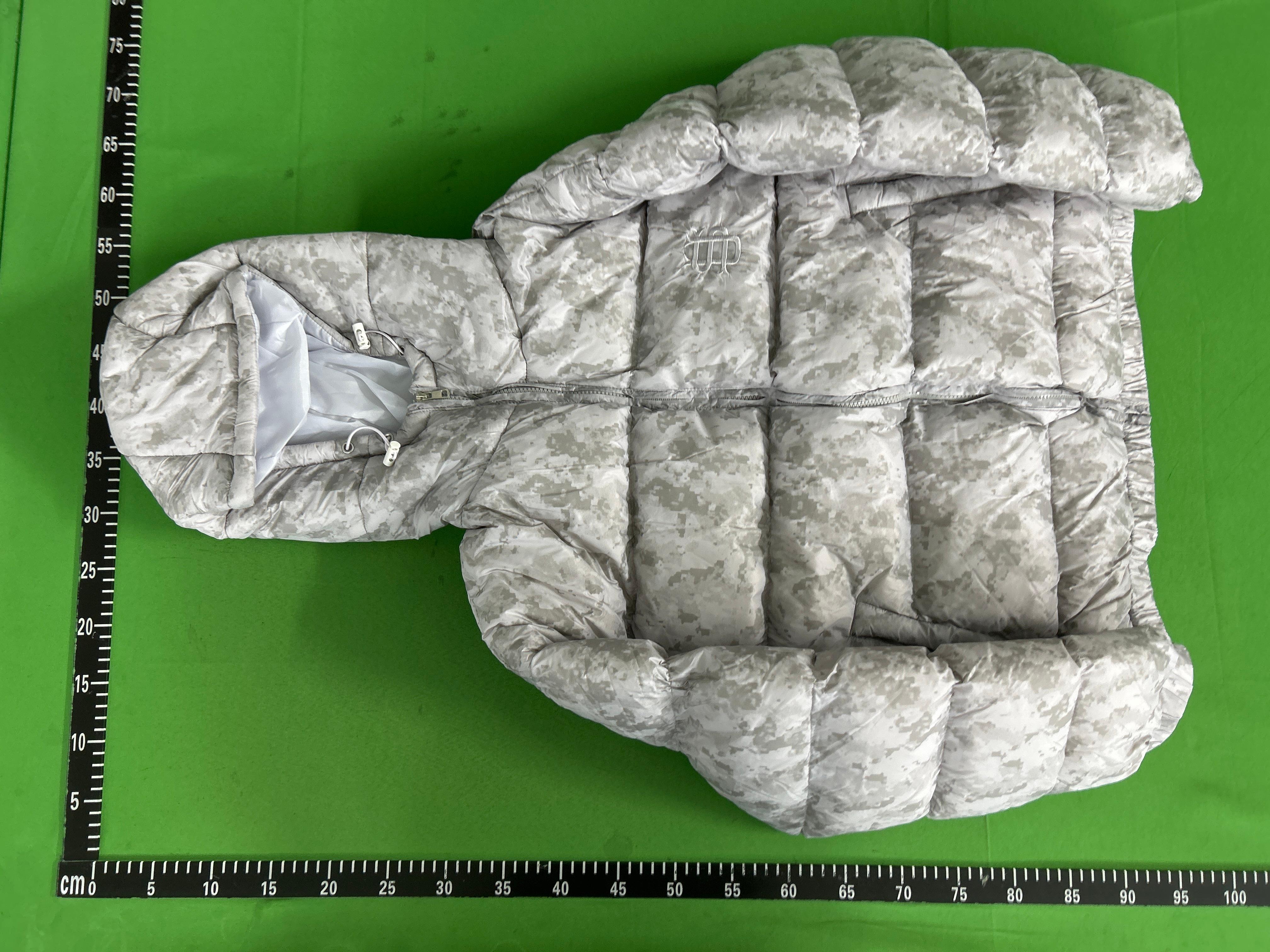 Foto QC 1 de Trapstar Hyperdrive Puffer Jacket Heat Reactive Olive Yellow