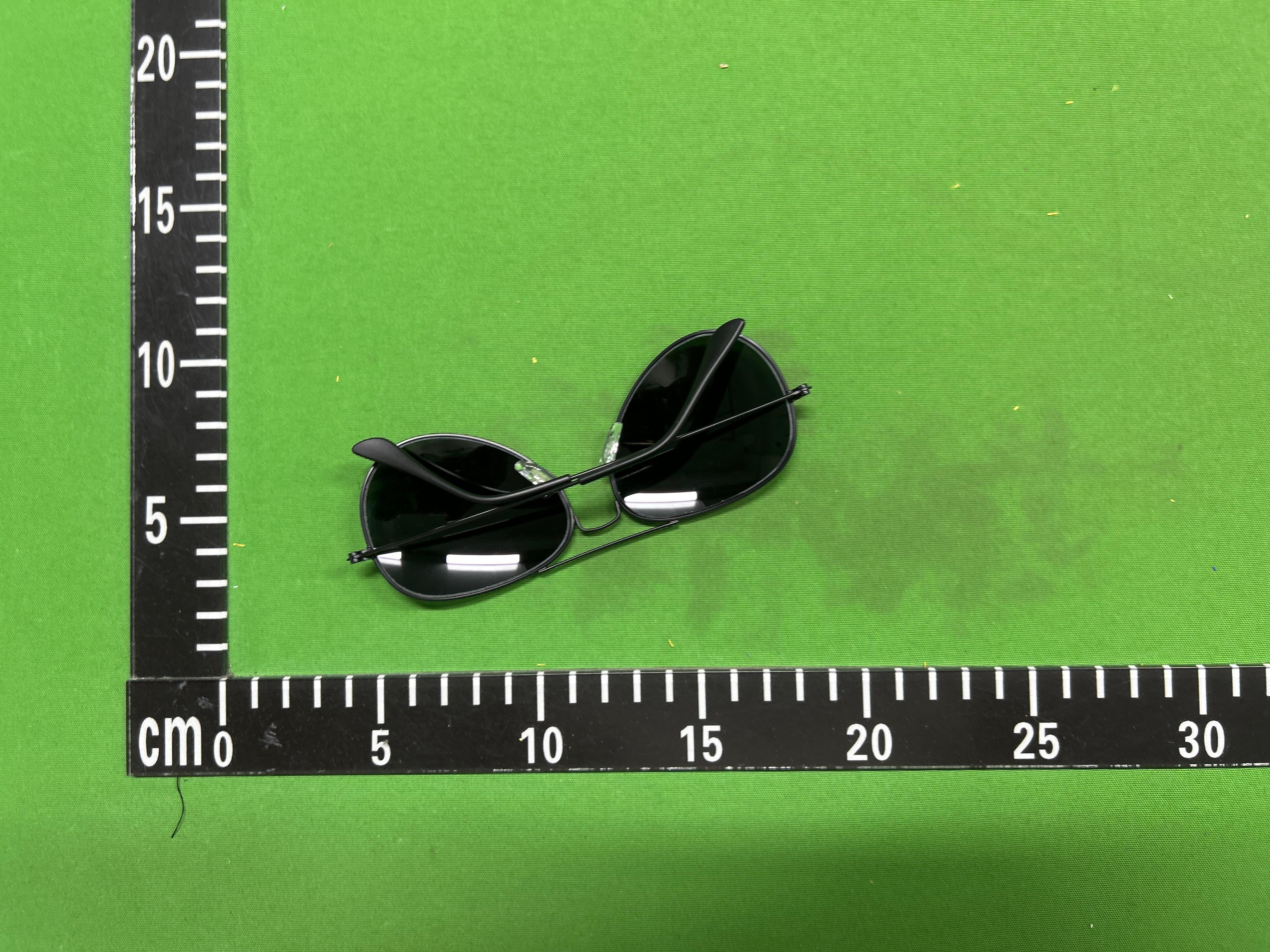 Foto QC 7 de Ray-Ban Wayfarer Acetate Sunglasses Black Red (REPTZ01)