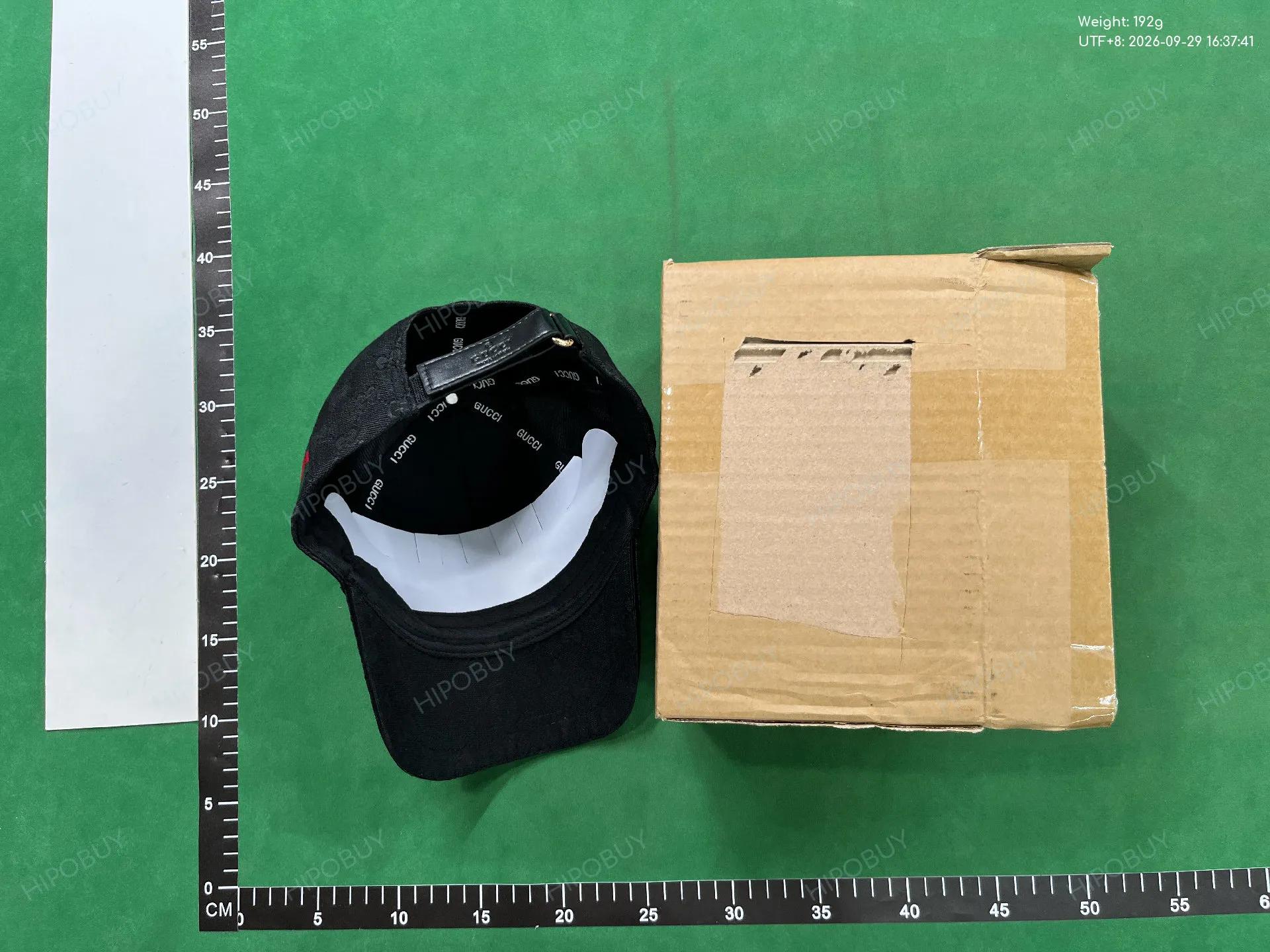 Foto QC 6 de Gucci GG Supreme Cap Beige