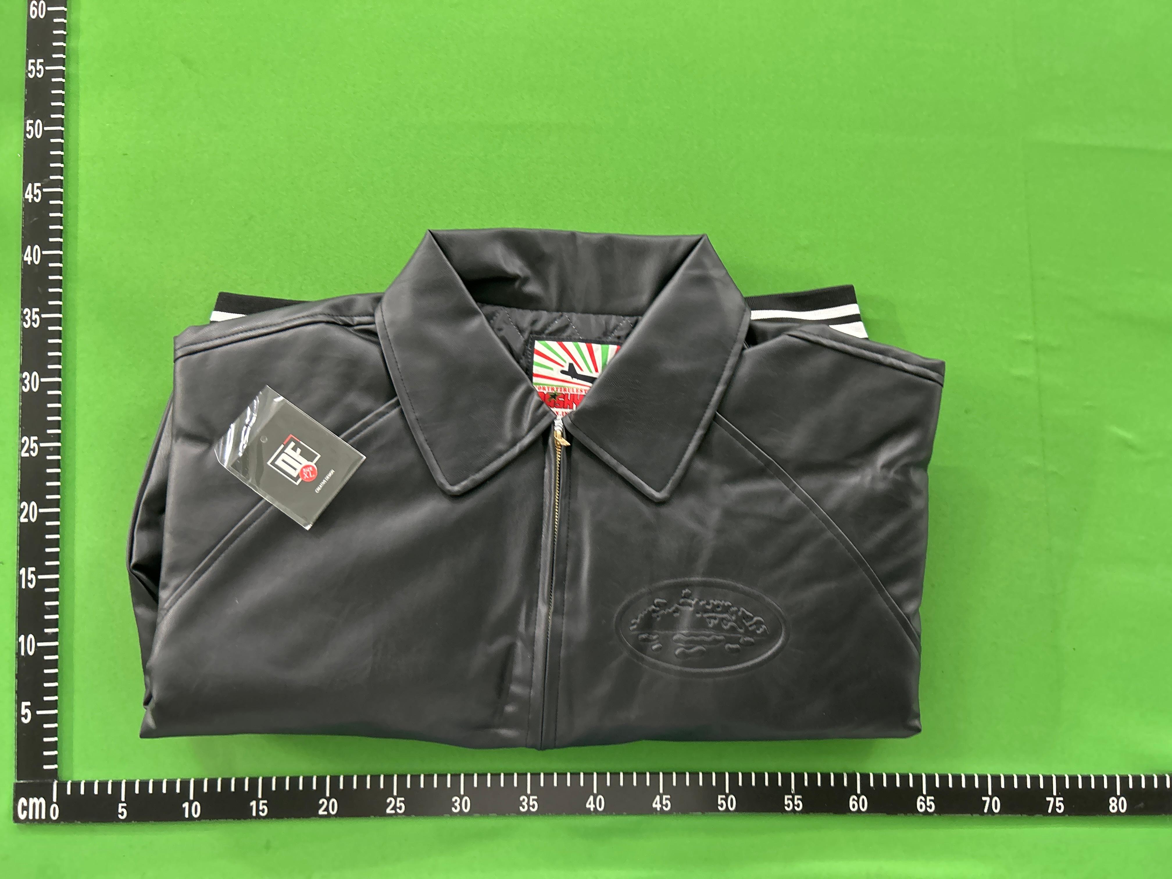 Foto QC 8 de Other Brand AC Milan Varsity Jacket Embroidered Black