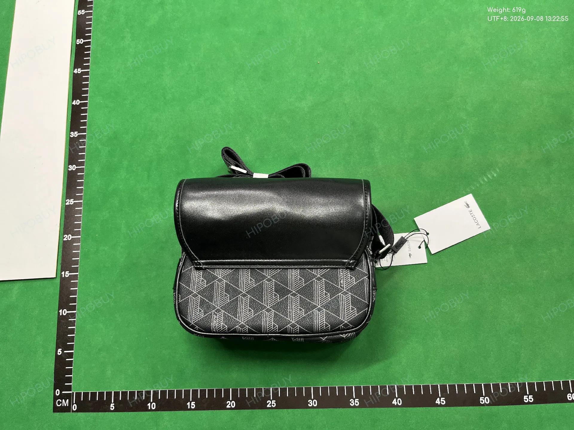 Foto QC 8 de Lacoste The Blend Messenger Bag Monogram Noir Gris