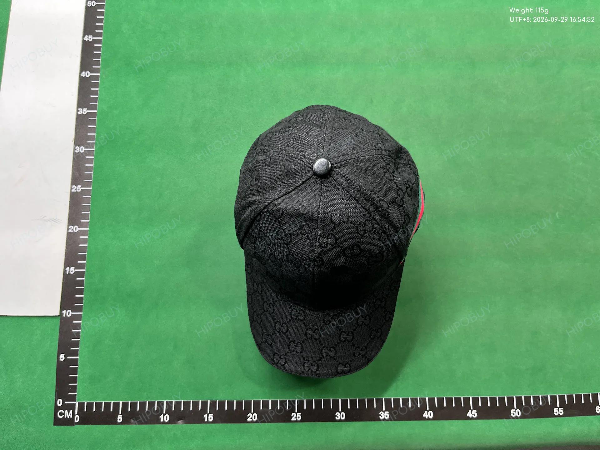 Foto QC 1 de Gucci GG Supreme Cap Beige