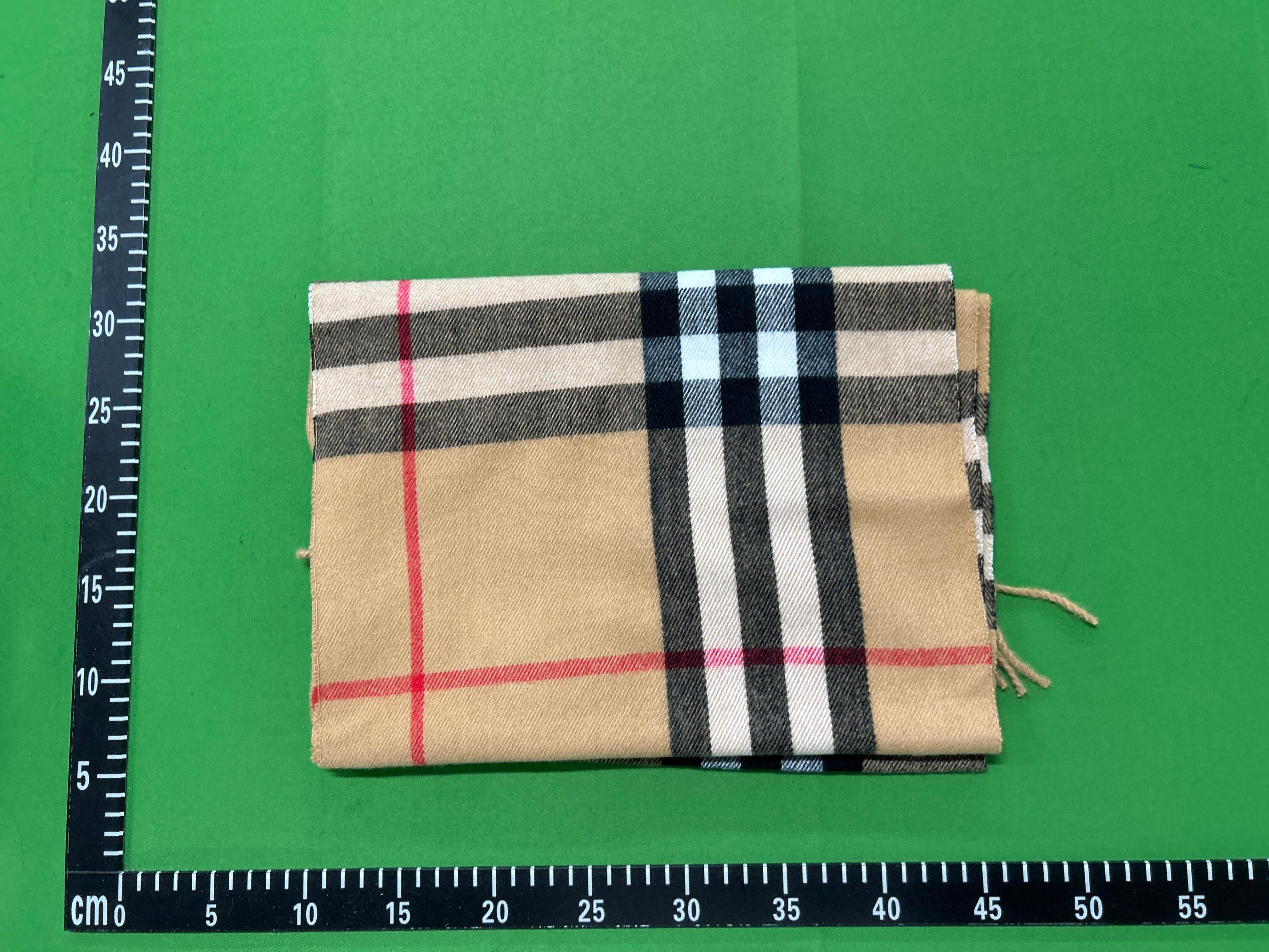 Foto QC 3 de Burberry Check Scarf Archive Beige