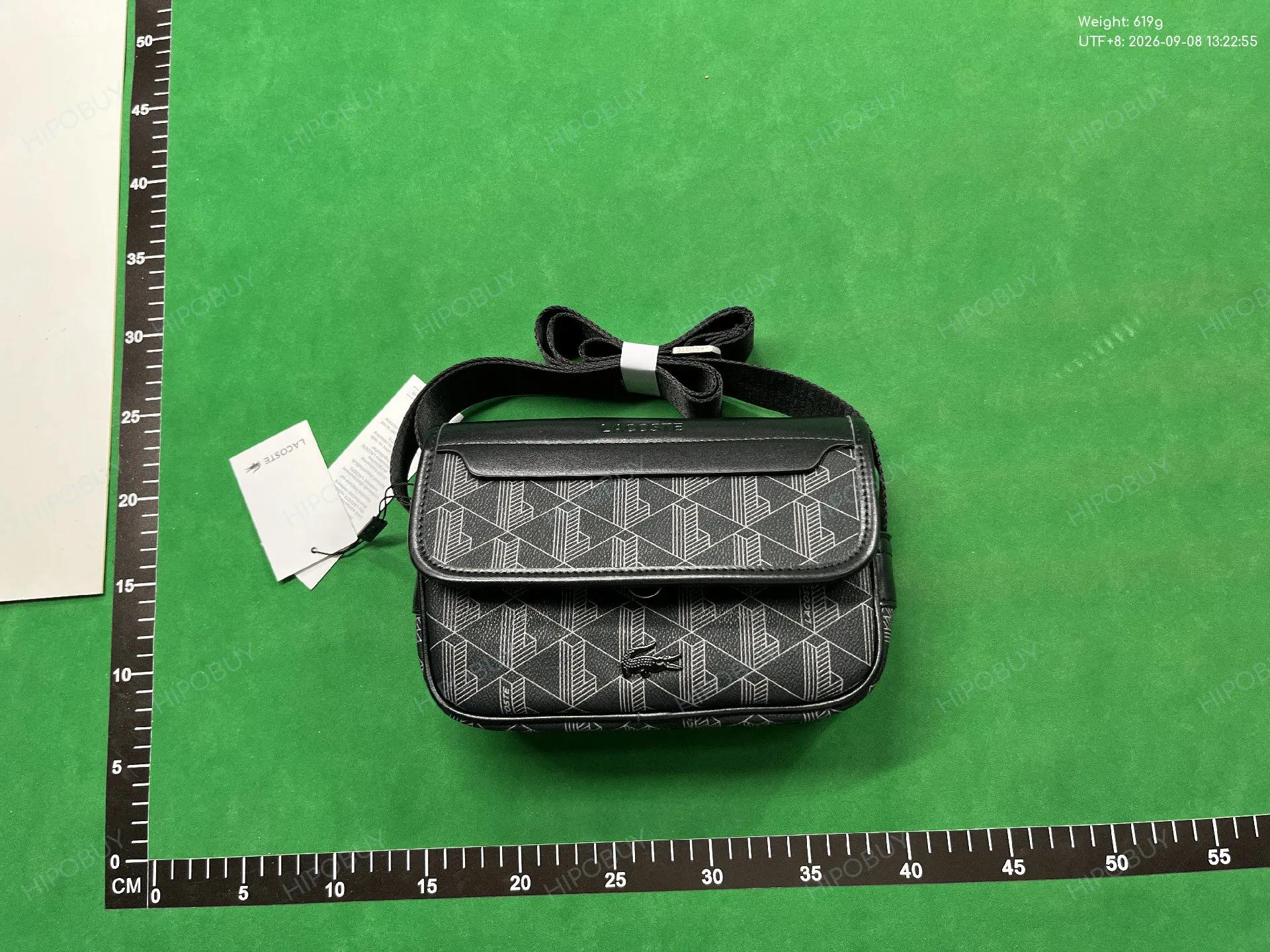 Foto QC 7 de Lacoste The Blend Messenger Bag Monogram Noir Gris