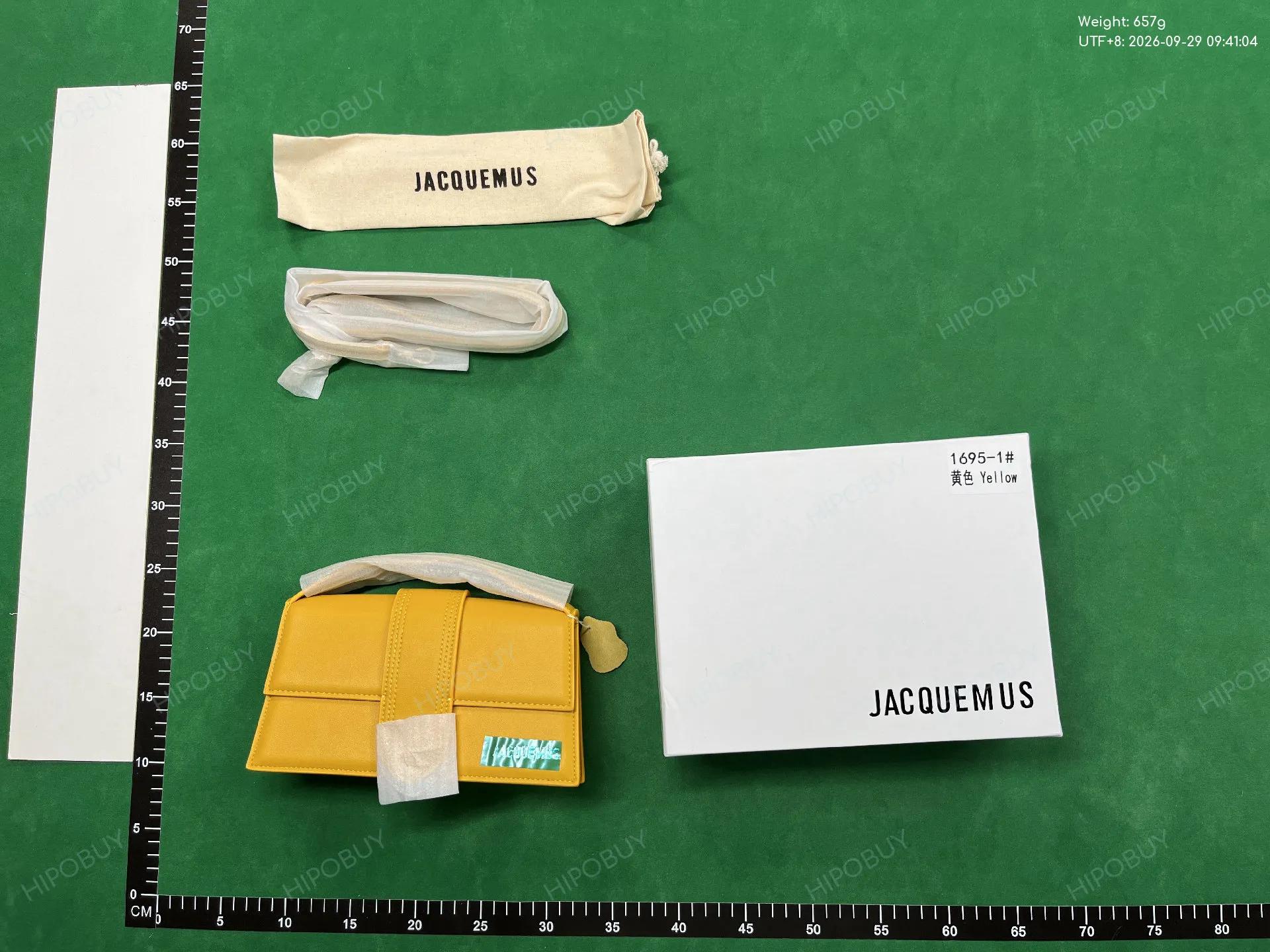Foto QC 3 de Jacquemus Le Bambino Long Cream Leather