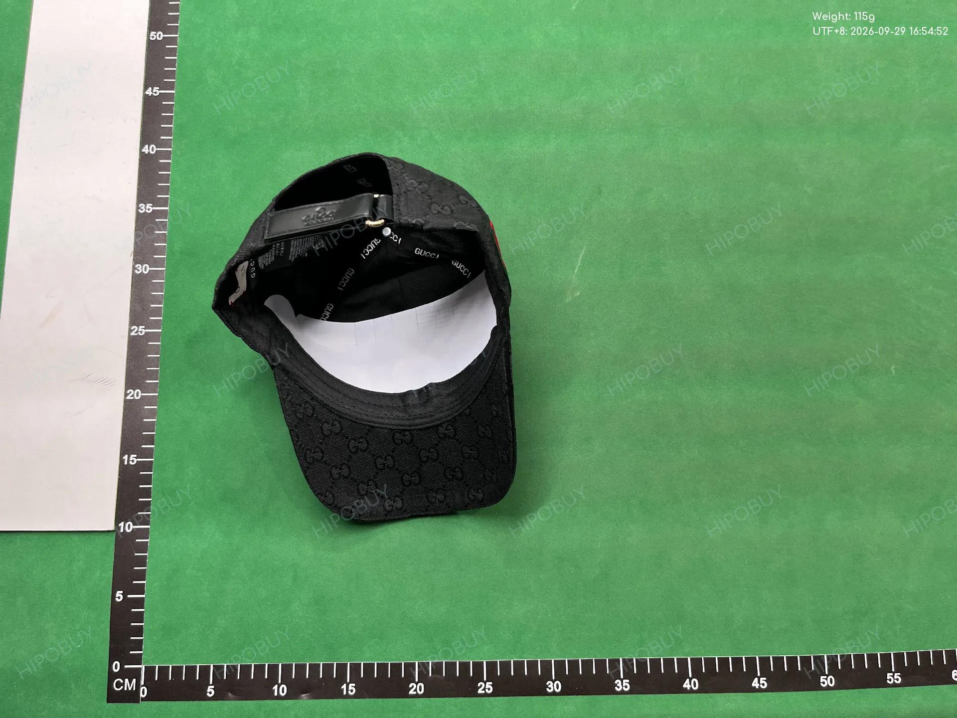 Foto QC 3 de Gucci GG Supreme Cap Beige