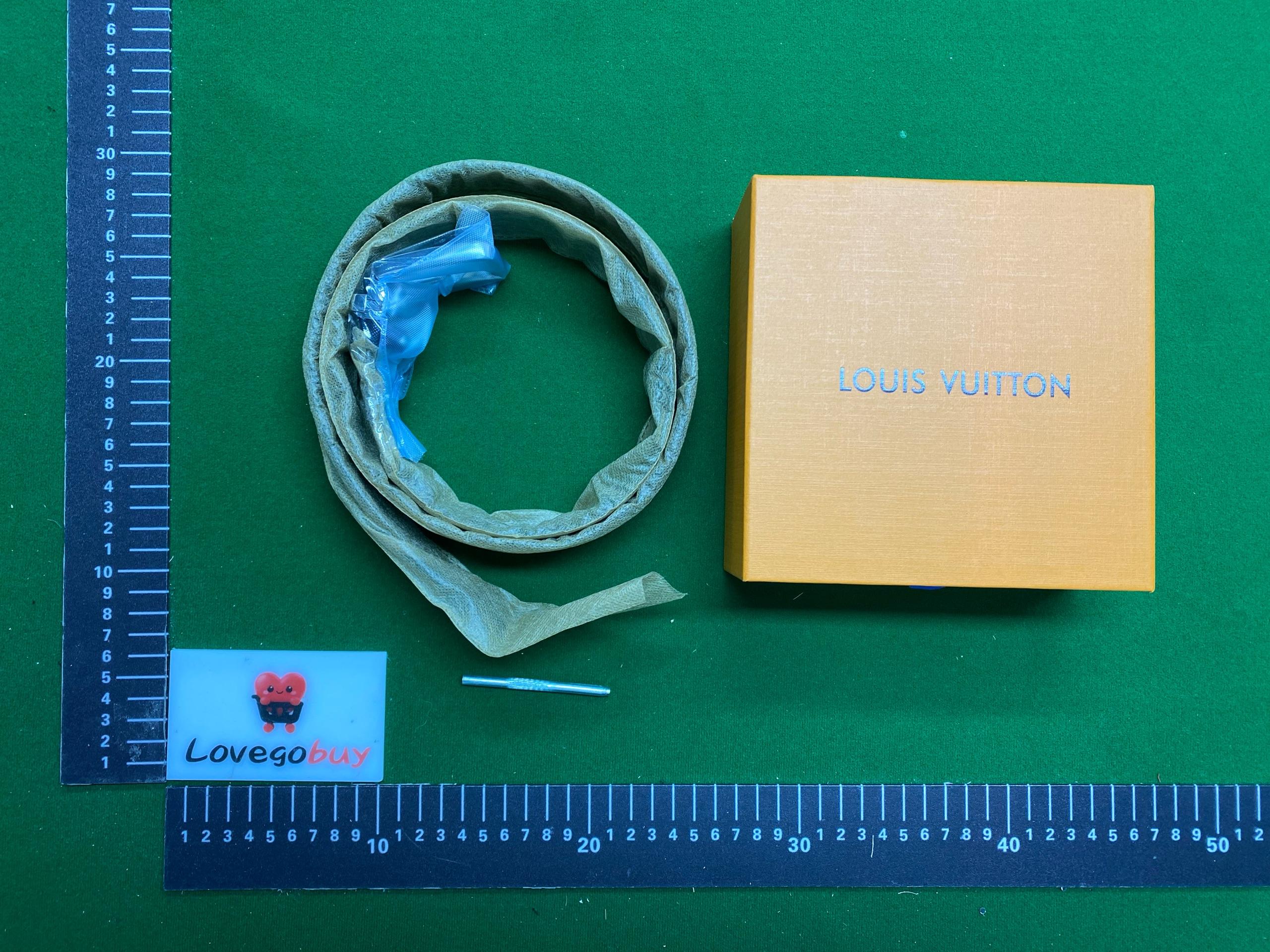 Foto QC 2 de Coach Signature C Crystal Skinny Belt Green