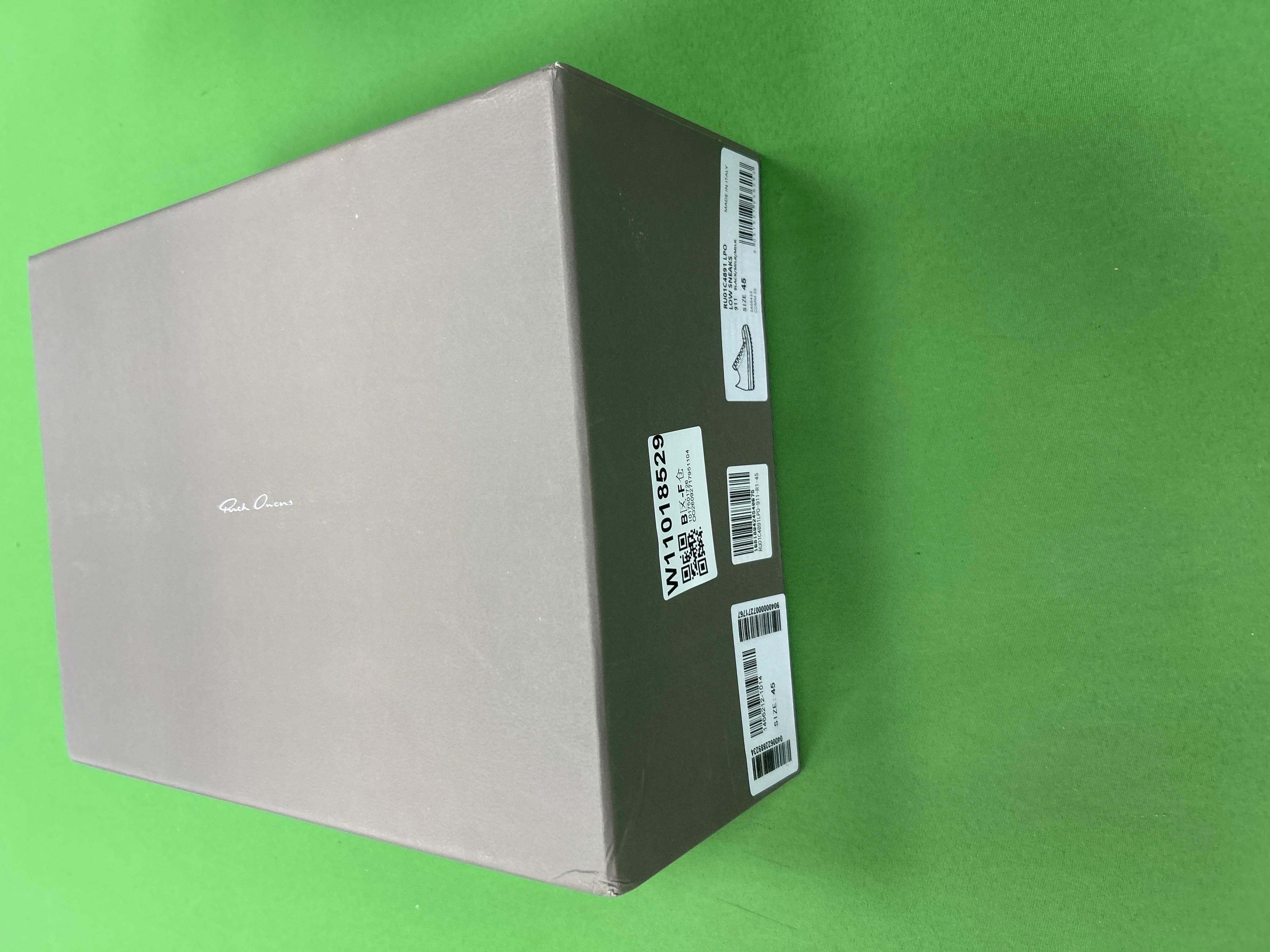 Foto QC 1 de Rick Owens Low Sneaks Leather Low Top Black Milk RU01C4891 LPO