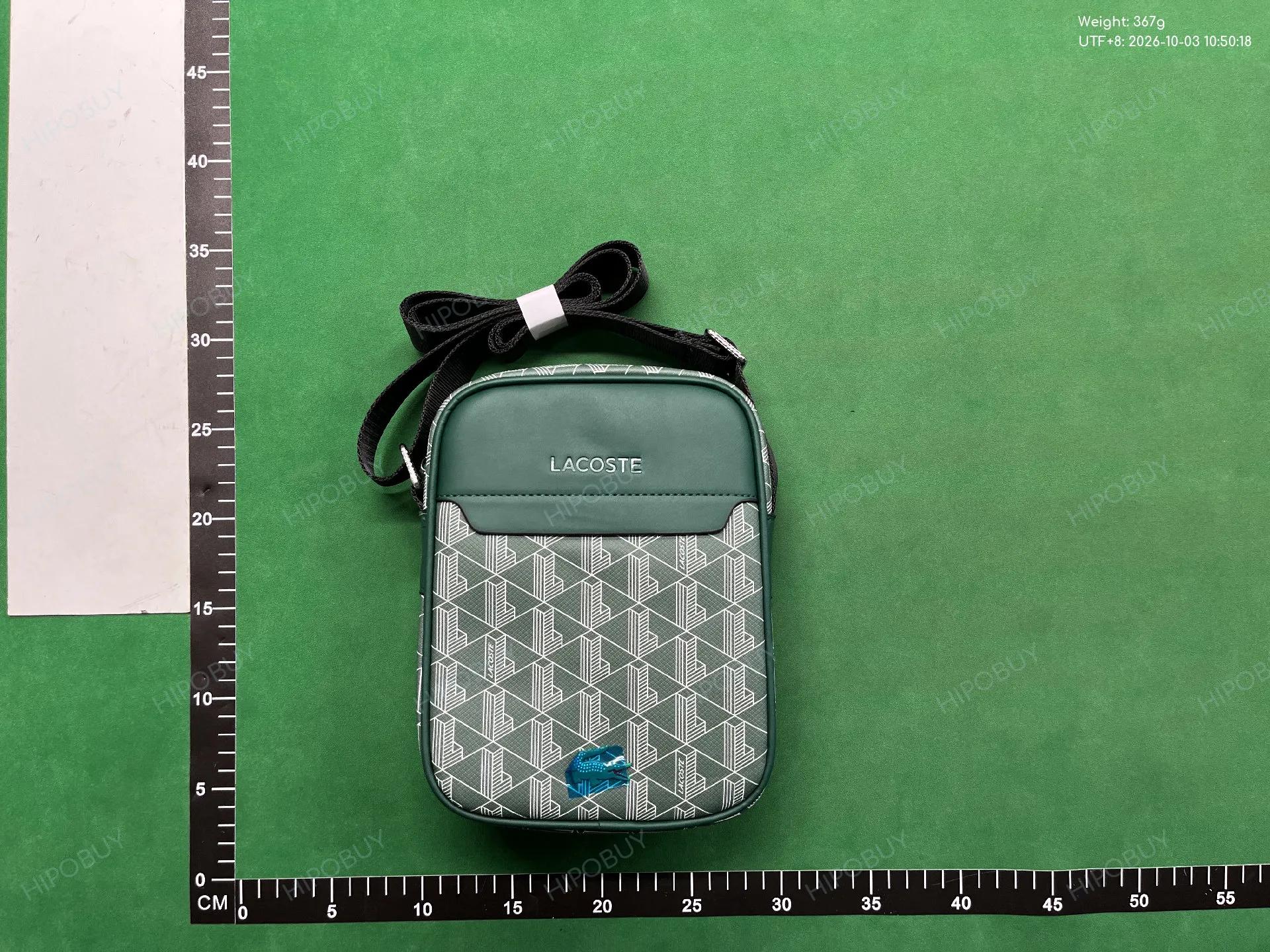 Foto QC 6 de Lacoste The Blend Monogram Vertical Shoulder Bag Small Black