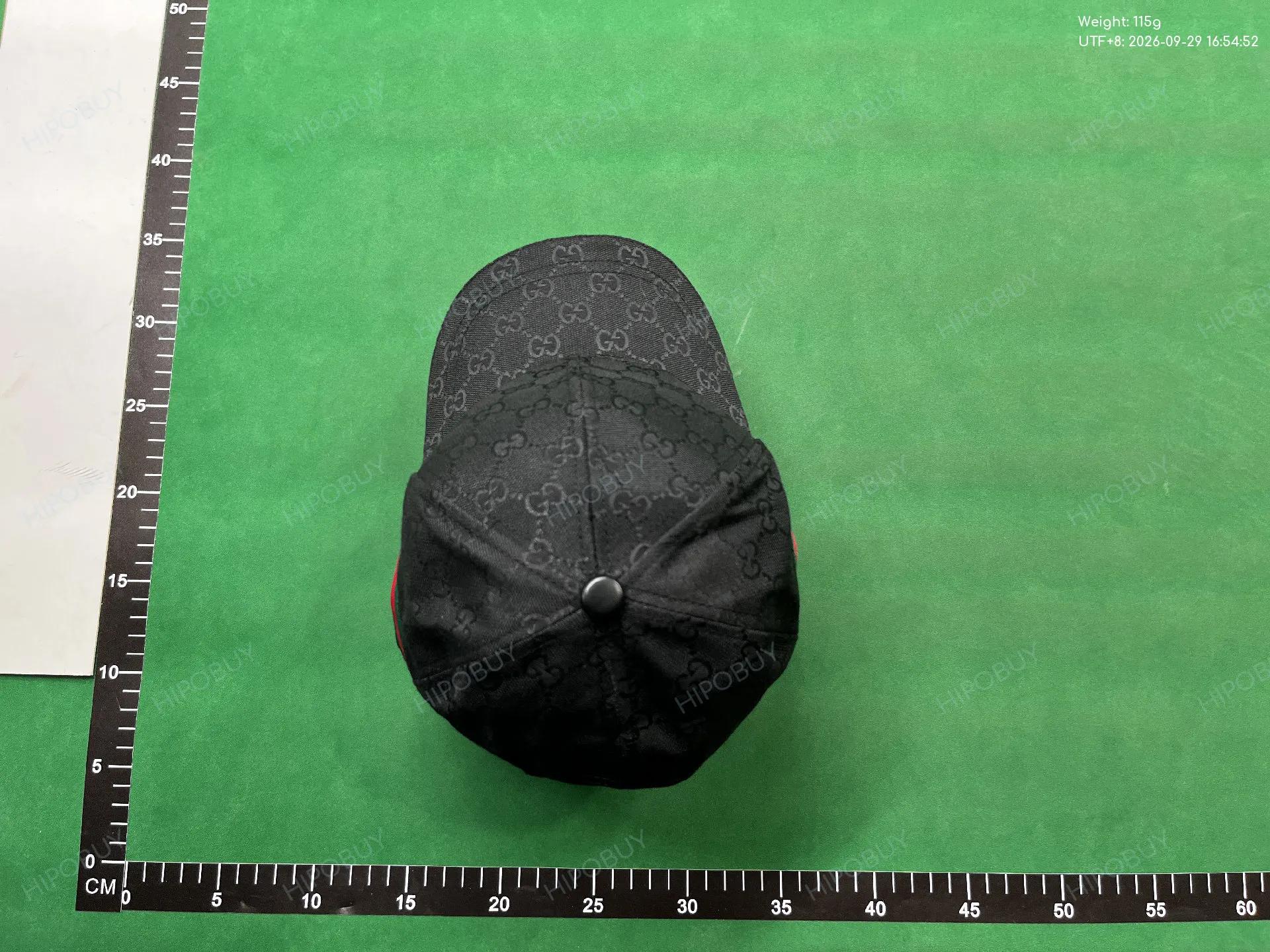 Foto QC 2 de Gucci GG Supreme Cap Beige