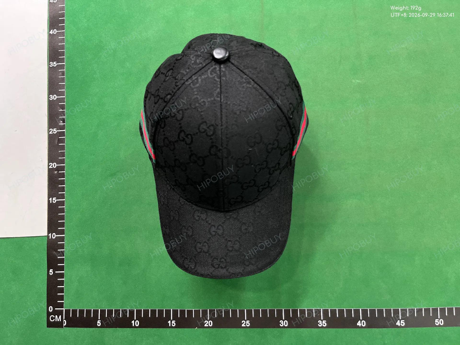 Foto QC 4 de Gucci GG Supreme Cap Beige