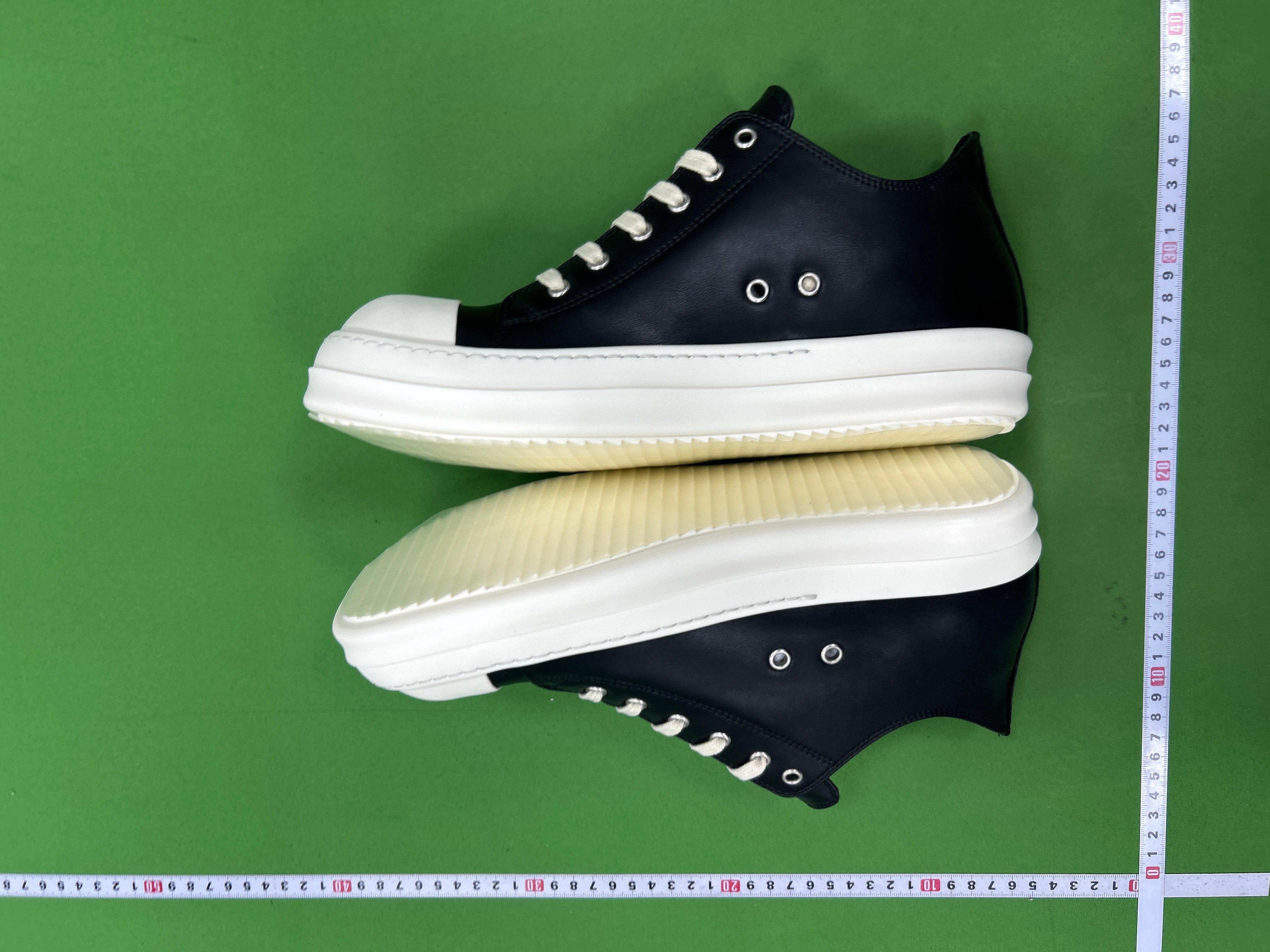 Foto QC 4 de Rick Owens Low Sneaks Leather Low Top Black Milk RU01C4891 LPO