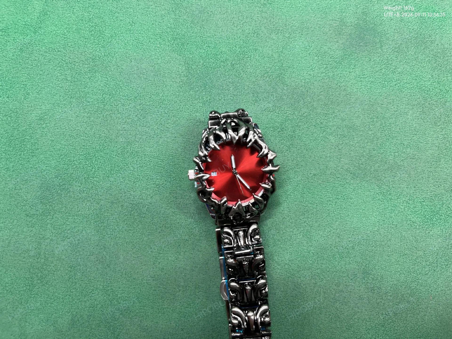 Foto QC 1 de Alabaster Industries Claw Watch YMRYP02