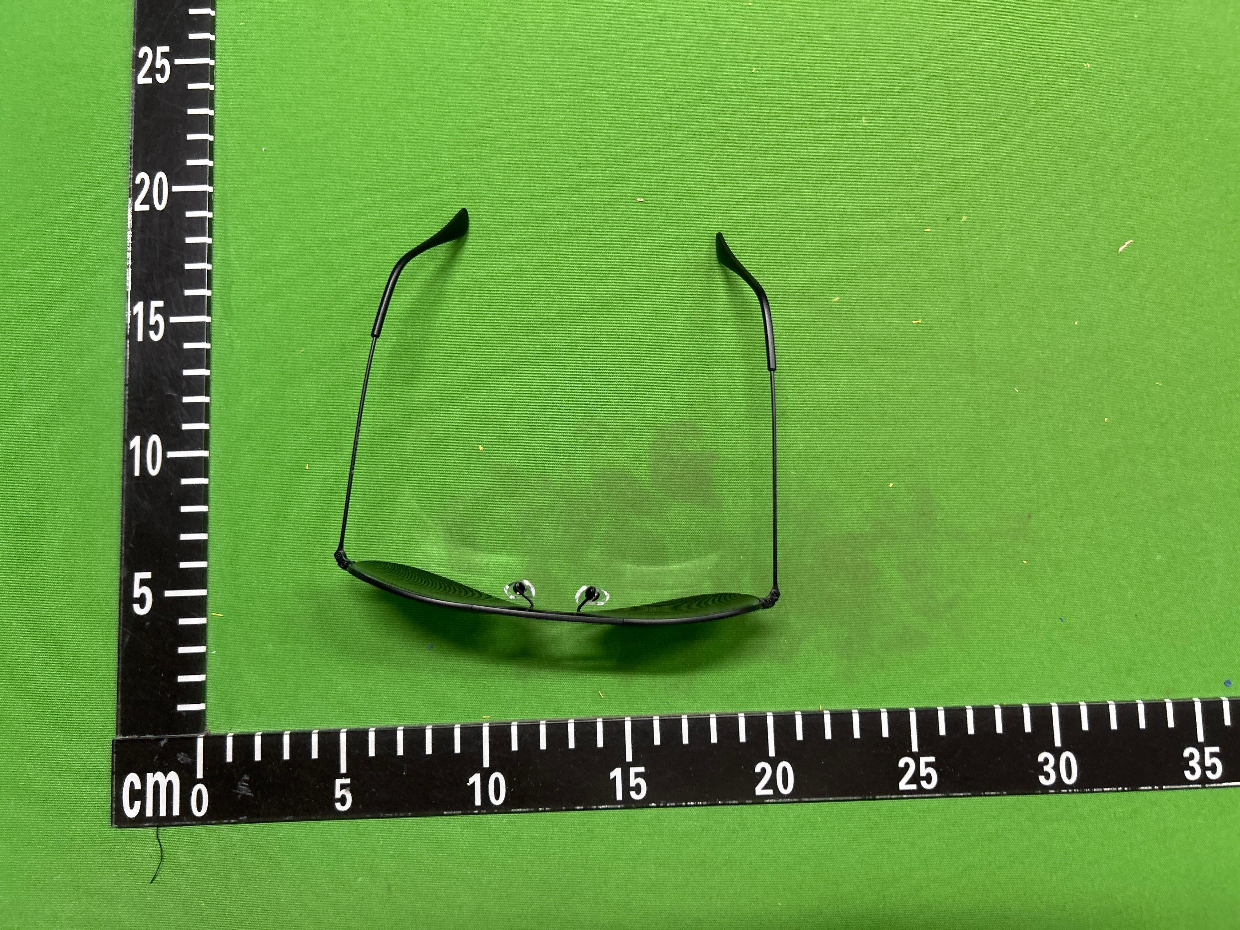 Foto QC 6 de Ray-Ban Wayfarer Acetate Sunglasses Black Red (REPTZ01)