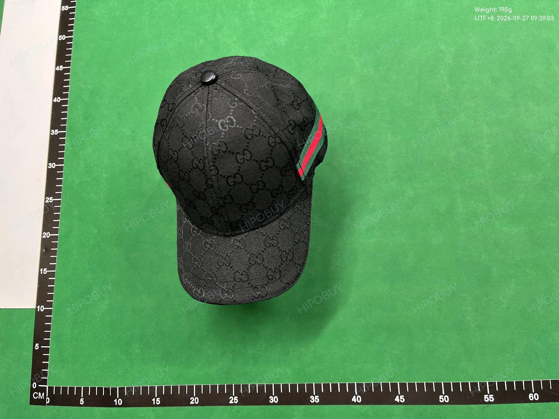 Foto QC 7 de Gucci GG Supreme Cap Beige