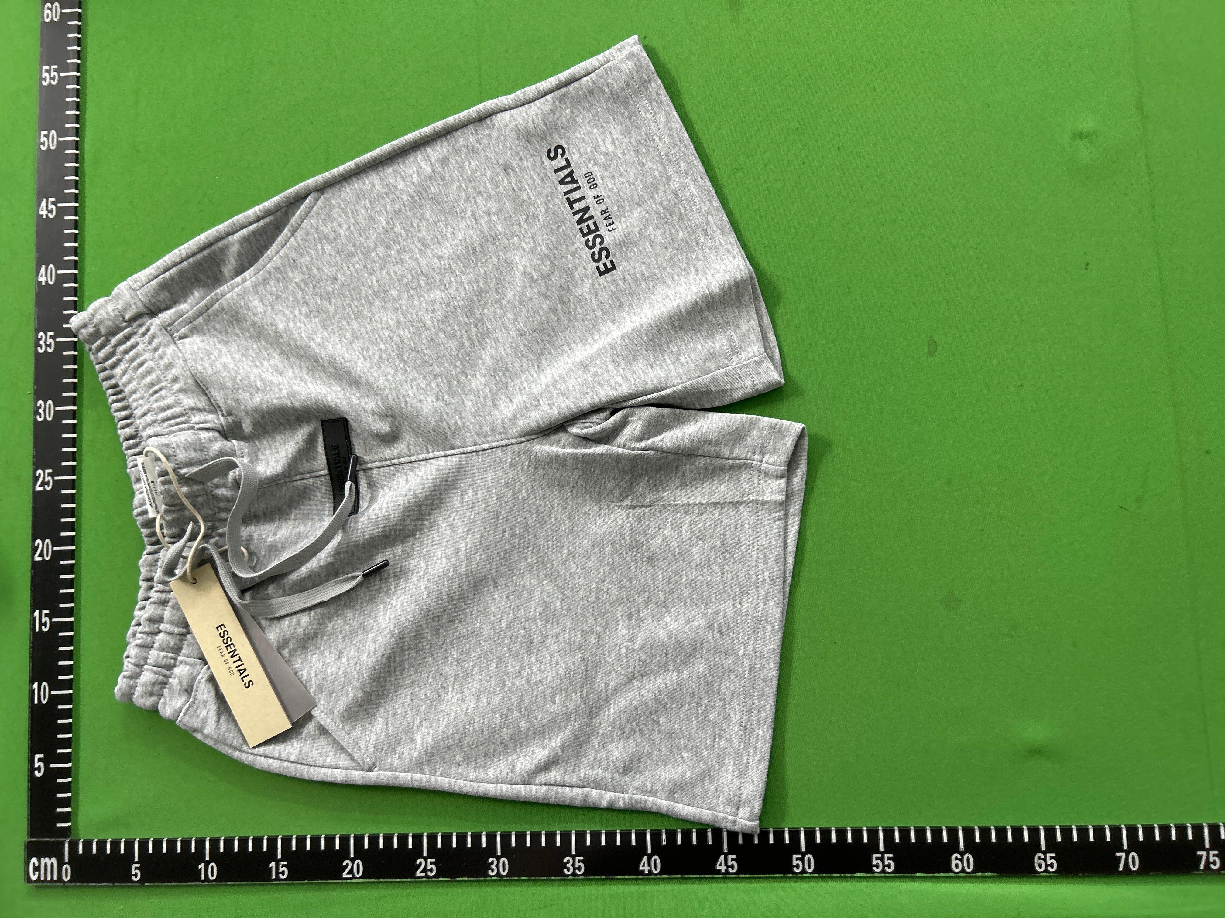 Foto QC 6 de Fear of God Essentials Hoodie Team 07 001 Cream