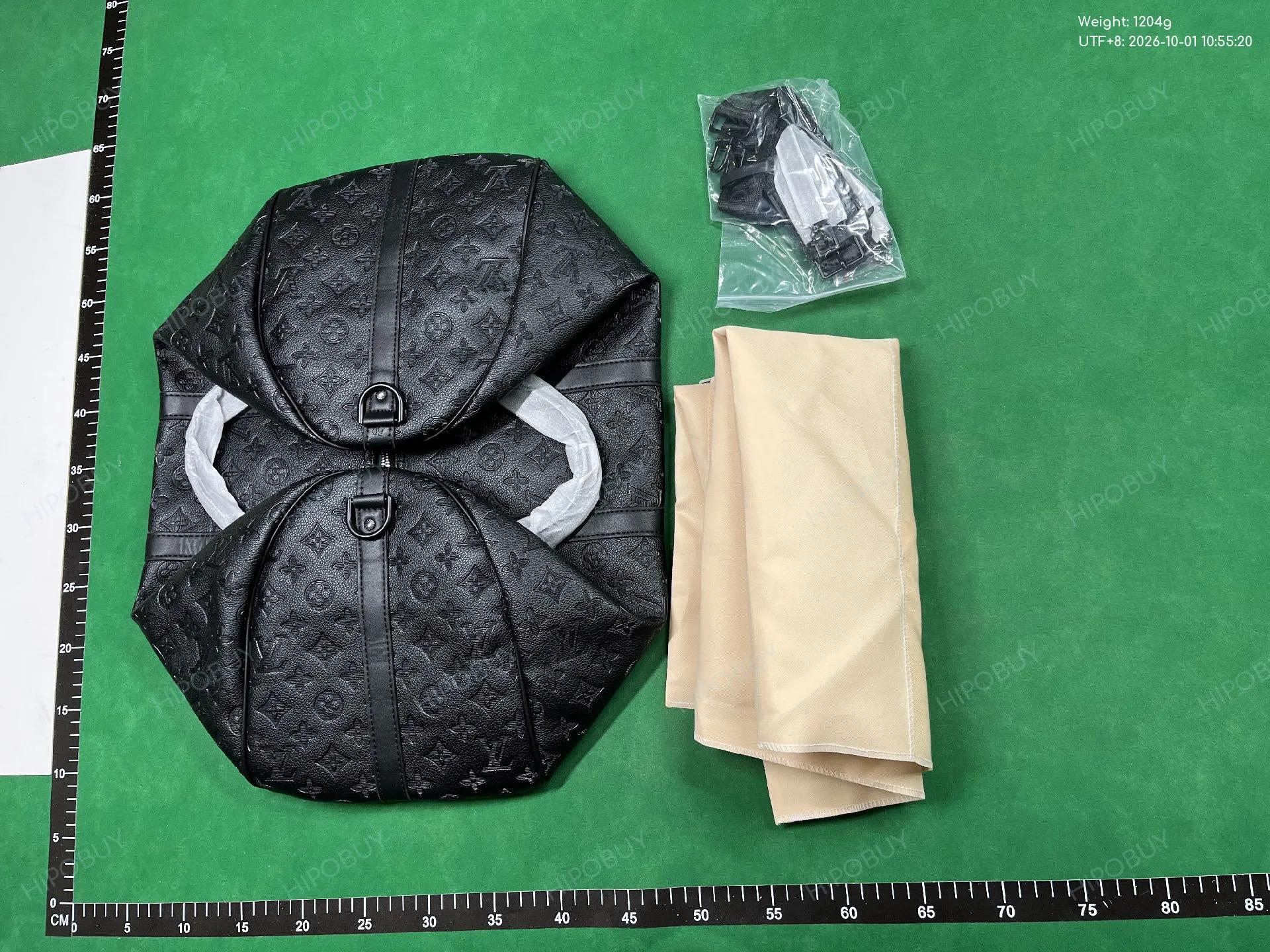 Foto QC 3 de Louis Vuitton x NBA Keepall Bandouliere 55 White Monogram Canvas