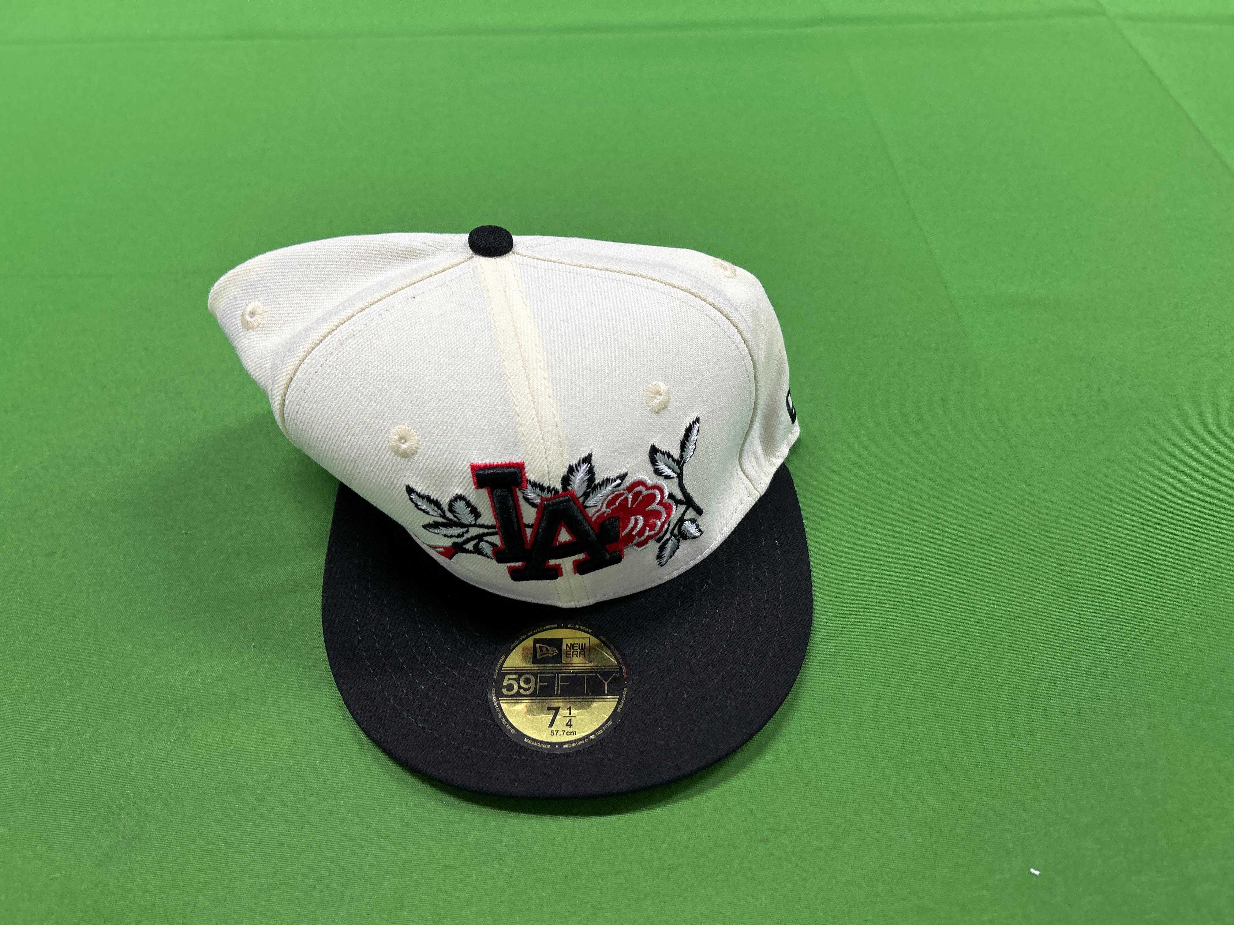 Foto QC 2 de New Era 59FIFTY Los Angeles Dodgers Skeleton Cap Cream Red