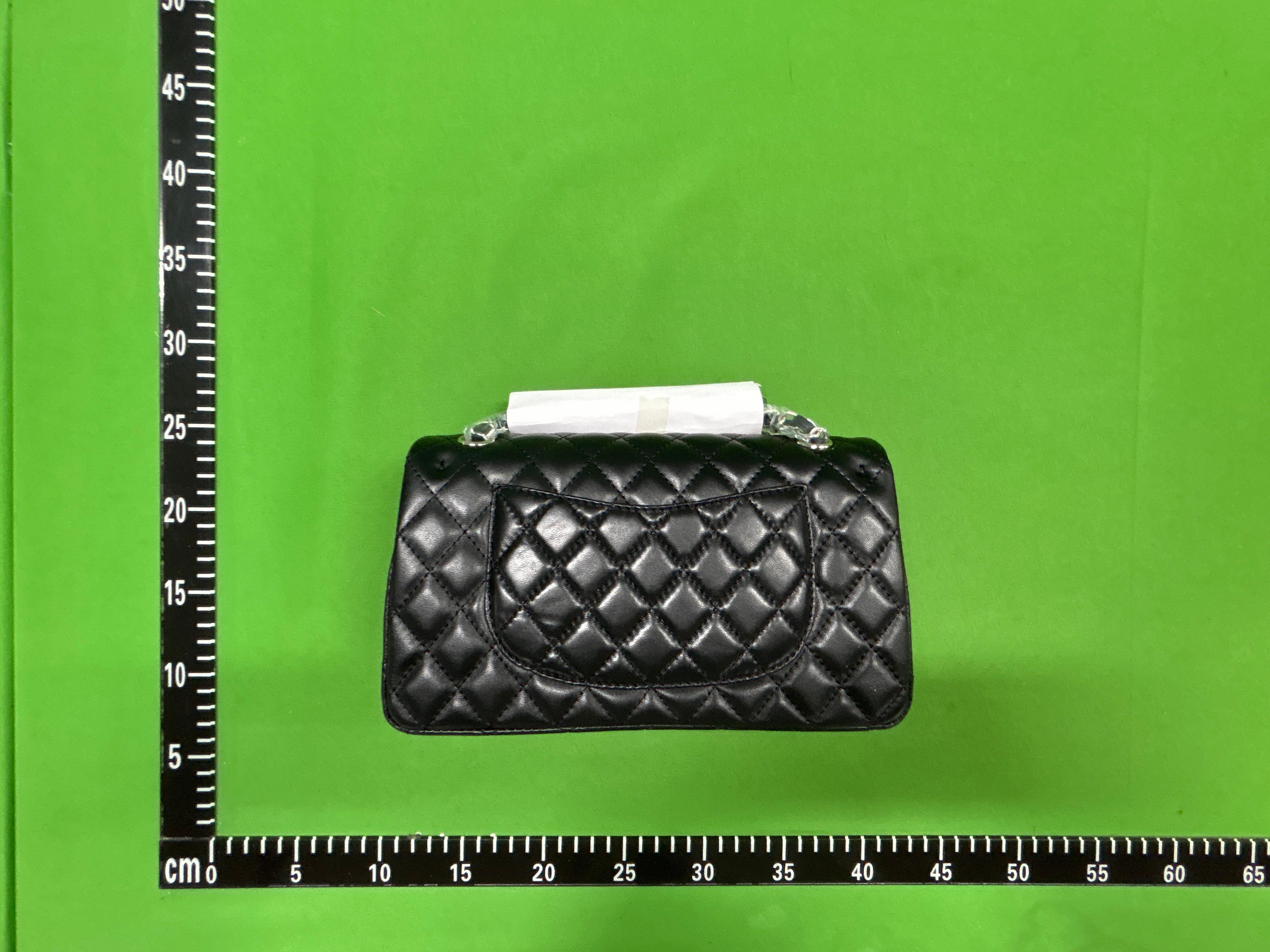 Foto QC 6 de Chanel Classic Flap Bag Small Blue Denim Camellia