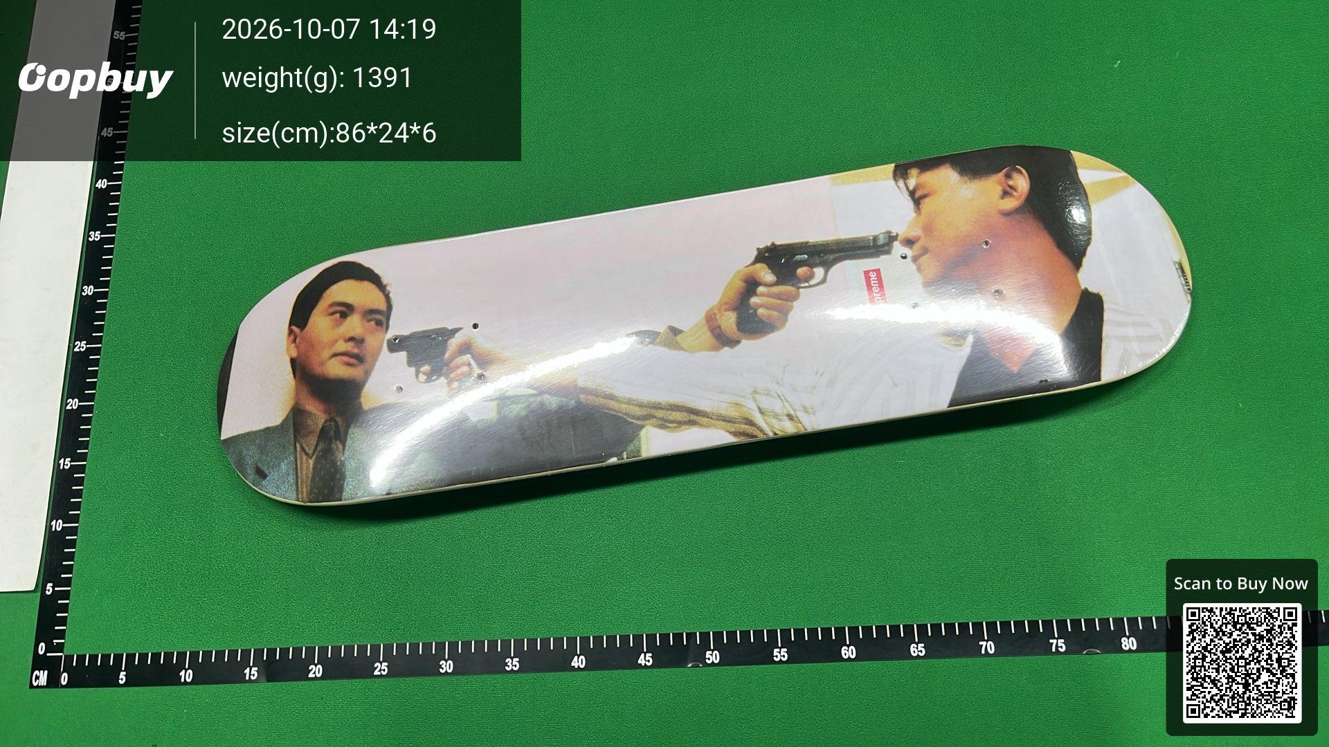 Foto QC 8 de Supreme Smurfs Black Wood Skateboard Deck