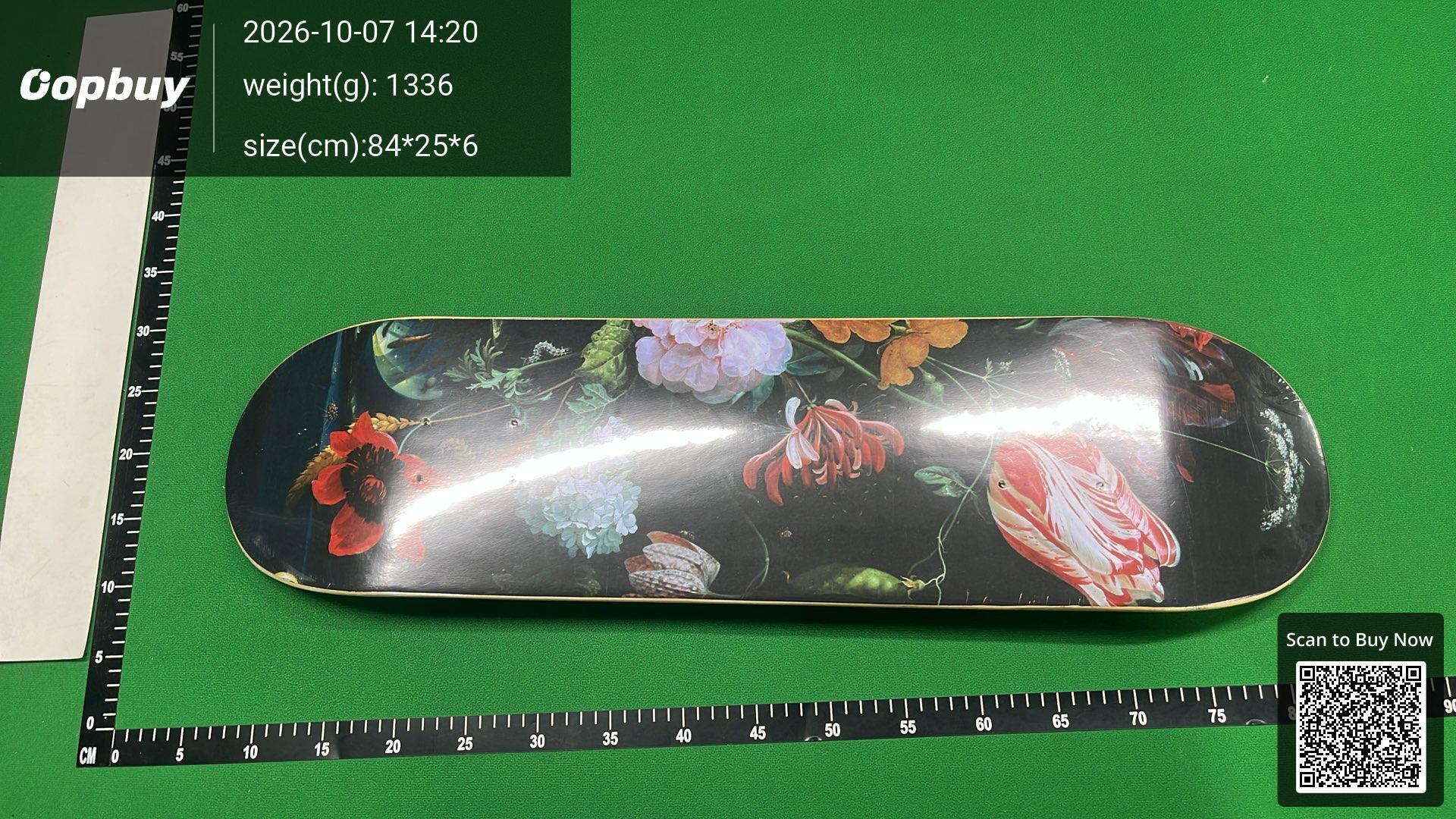 Foto QC 5 de Supreme Smurfs Black Wood Skateboard Deck