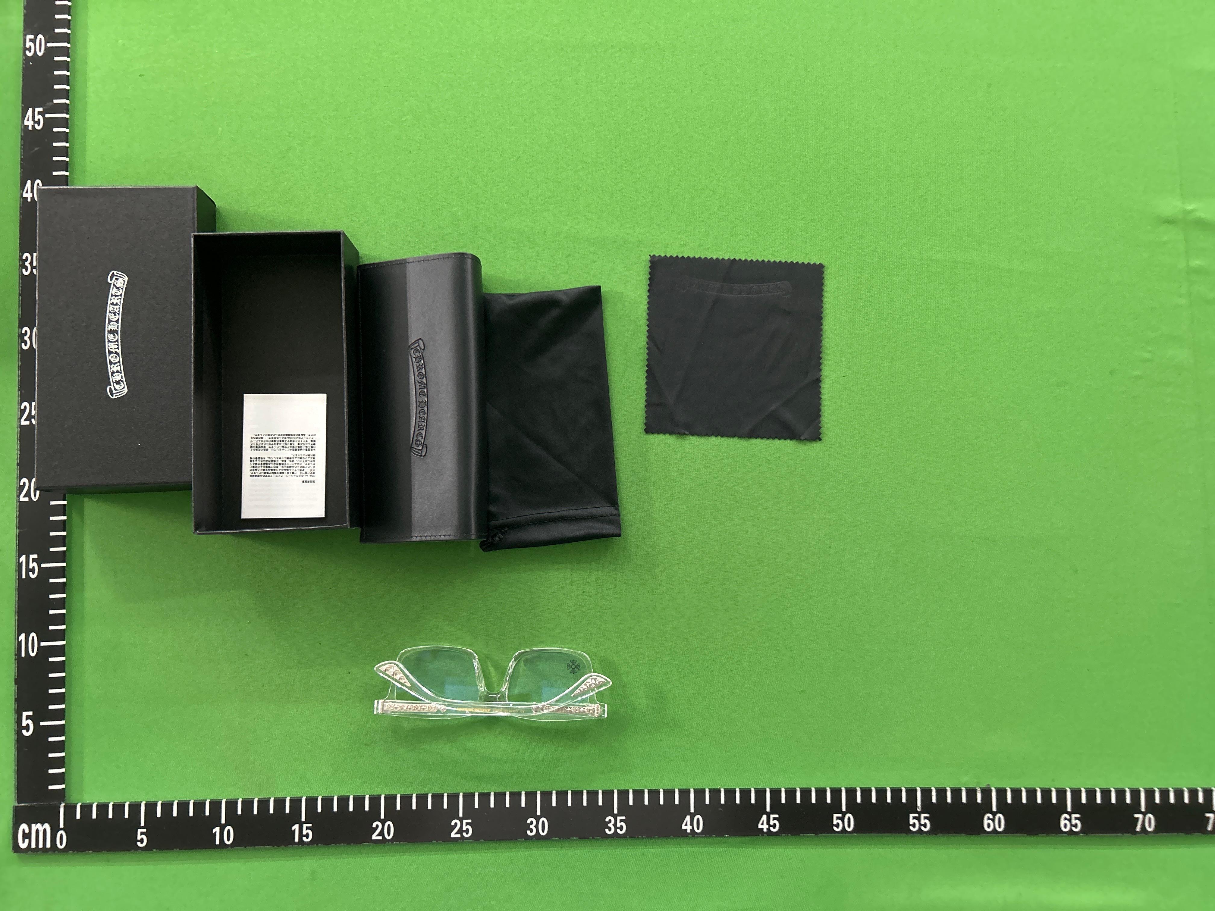 Foto QC 8 de Chrome Hearts Square-Frame Acetate Eyeglasses Black (2271)