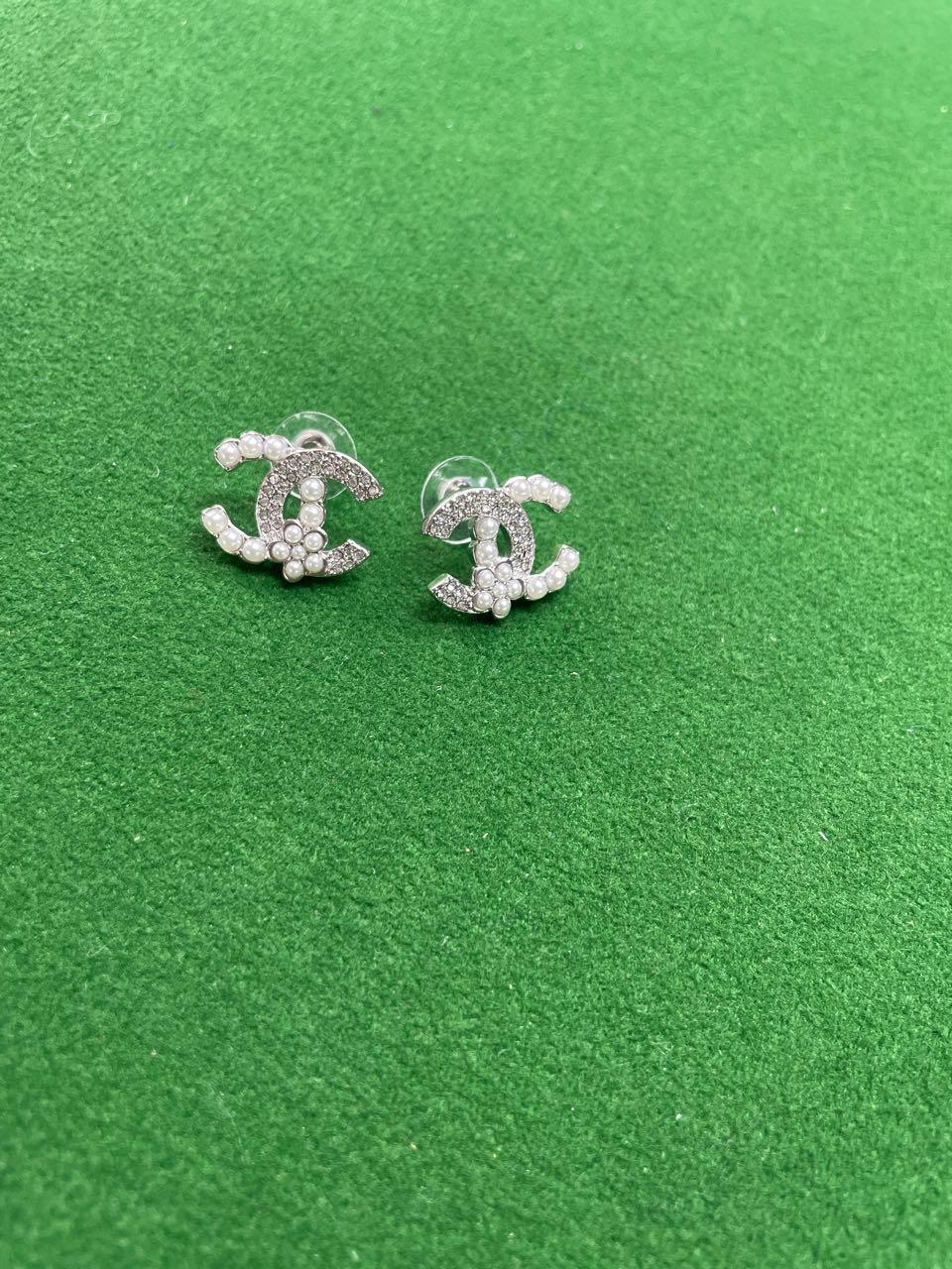 Foto QC 2 de Chanel CC Earrings Metal Strass Gold