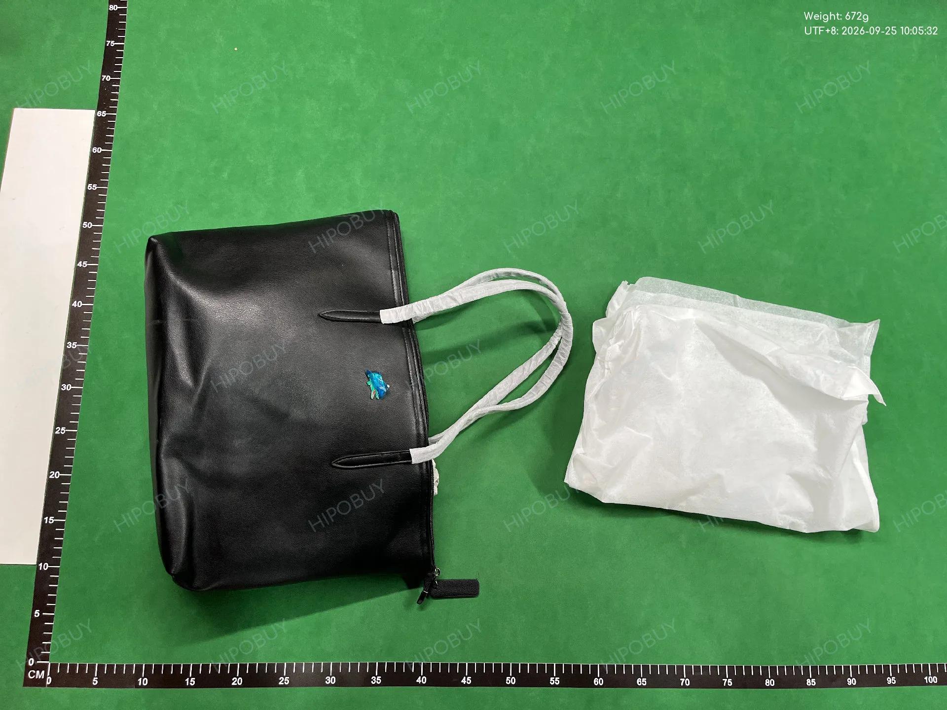Foto QC 6 de Lacoste L.12.12 Concept Large Tote Bag Black Petit Pique