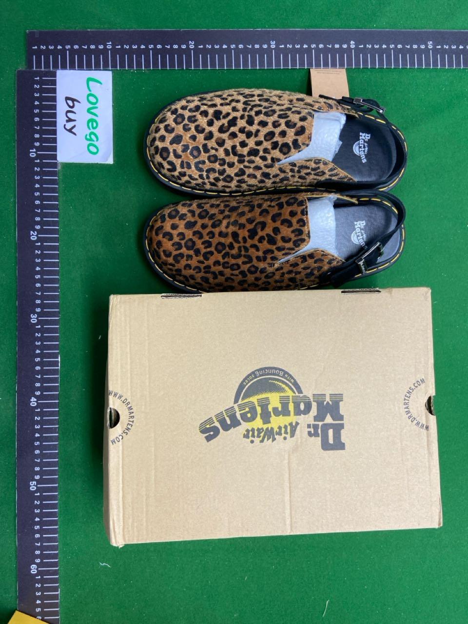 Foto QC 4 de Dr. Martens Jorge Suede Mule