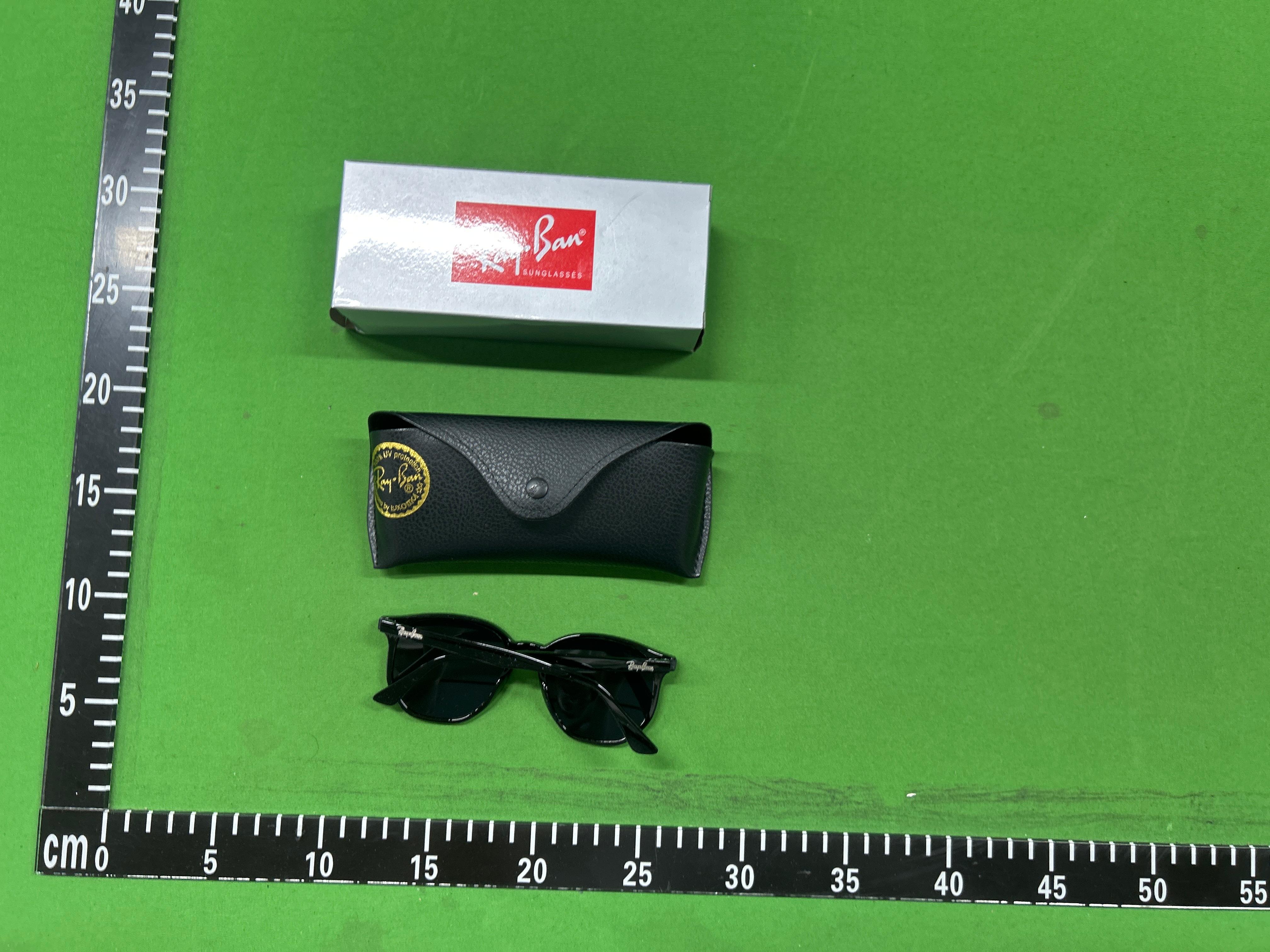 Foto QC 3 de Ray-Ban Round-Frame Acetate Sunglasses Black Purple Gradient (RB4171)